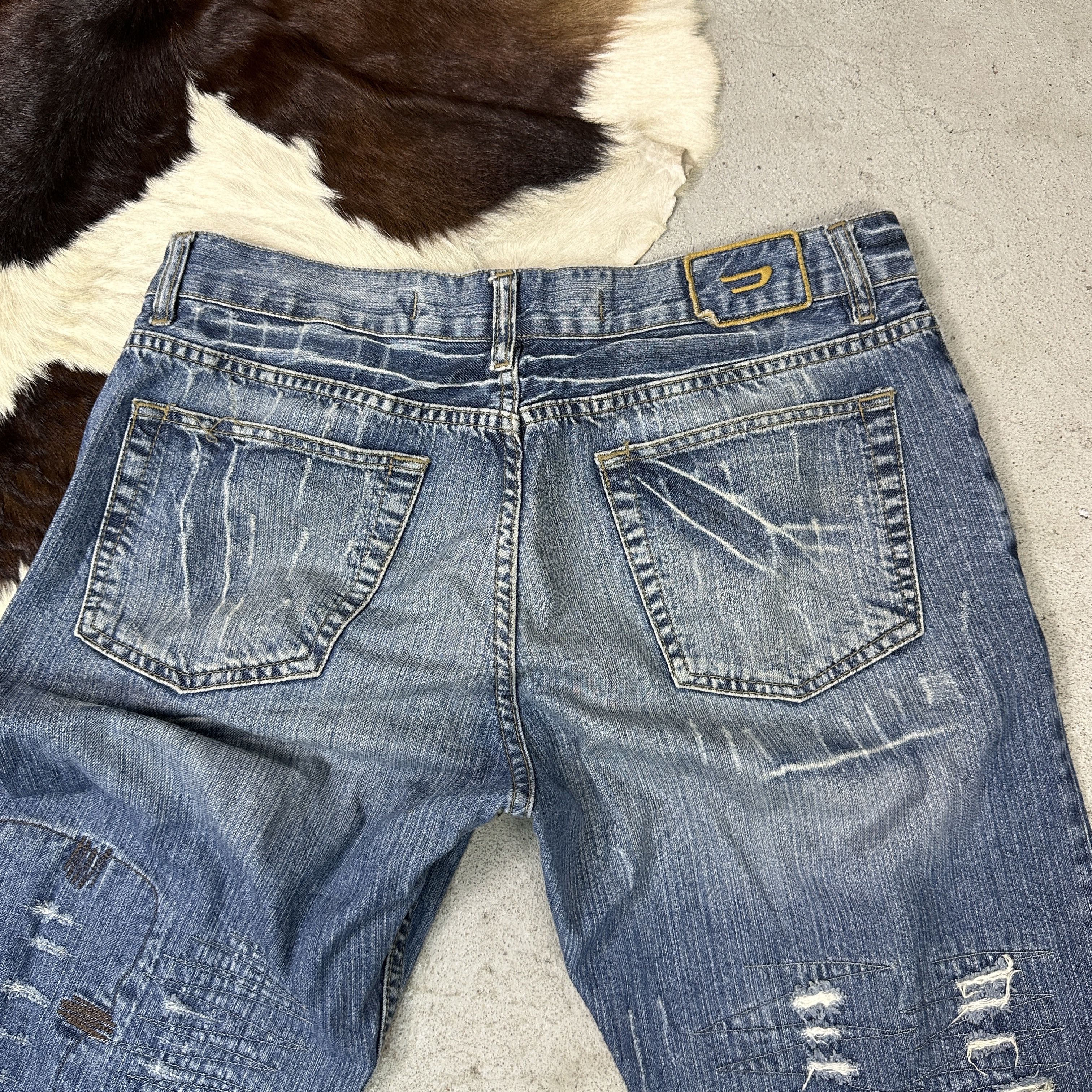 Diesel Vintage Diesel Italy Crazy Distressed Jeans Size US 31 - 3 Thumbnail