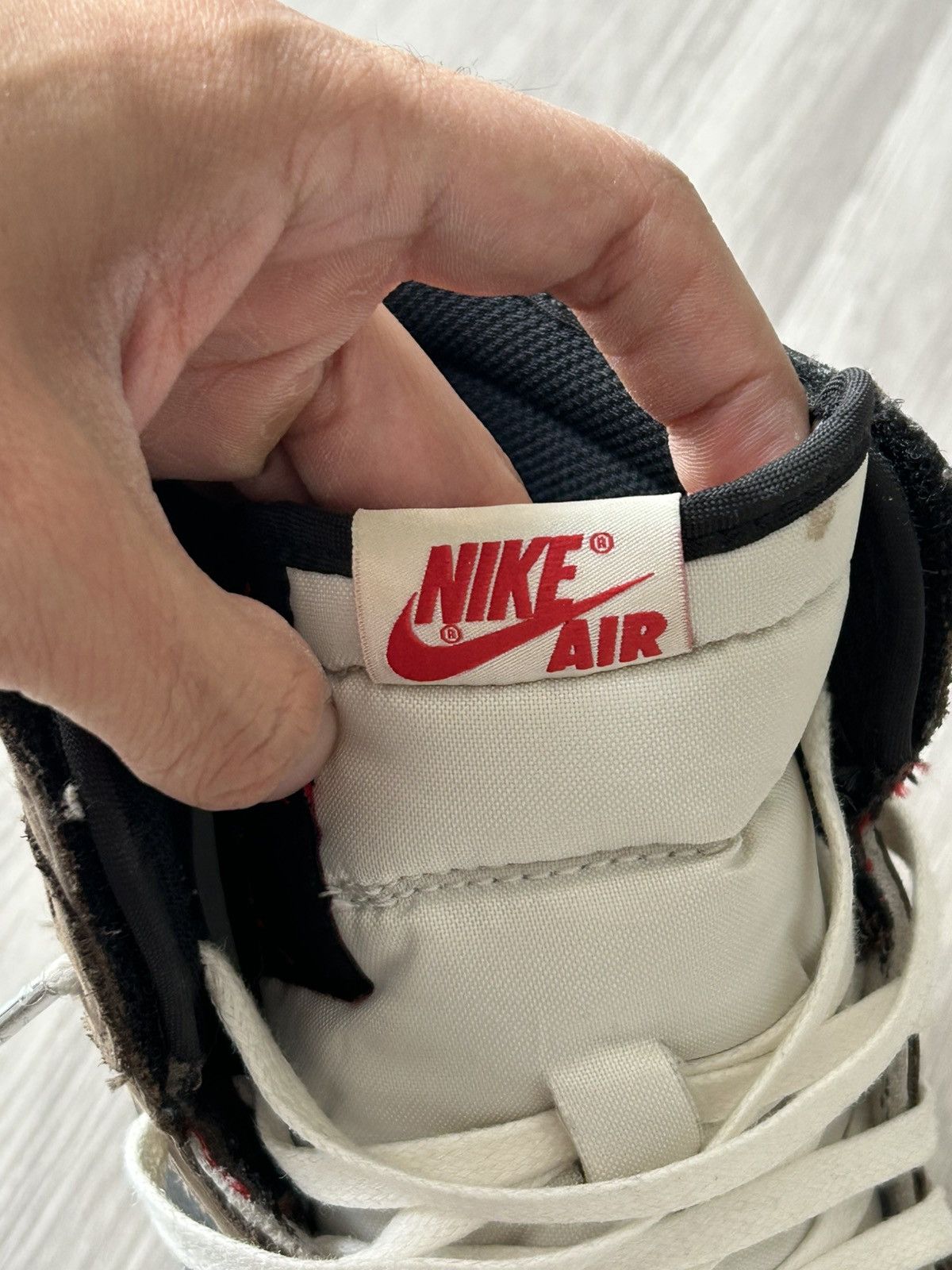 Jordan Brand × Travis Scott Travis Scott x Air Jordan Retro 1 High OG Mocha Size 11 Size US 11 / EU 44 - 20 Thumbnail