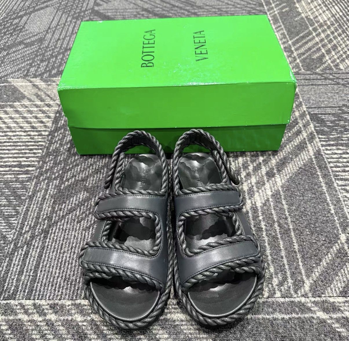 Bottega Veneta Bottega Veneta Jack Slide Sandals J42 Size US 9 / IT 39 - 2 Thumbnail