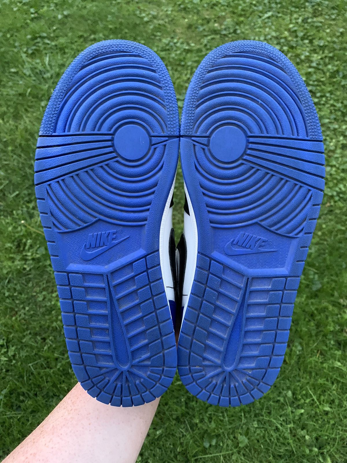 Jordan Brand Jordan 1 Low Royal Toe 2019 Size 9.5 Size US 9.5 / EU 42-43 - 6 Thumbnail