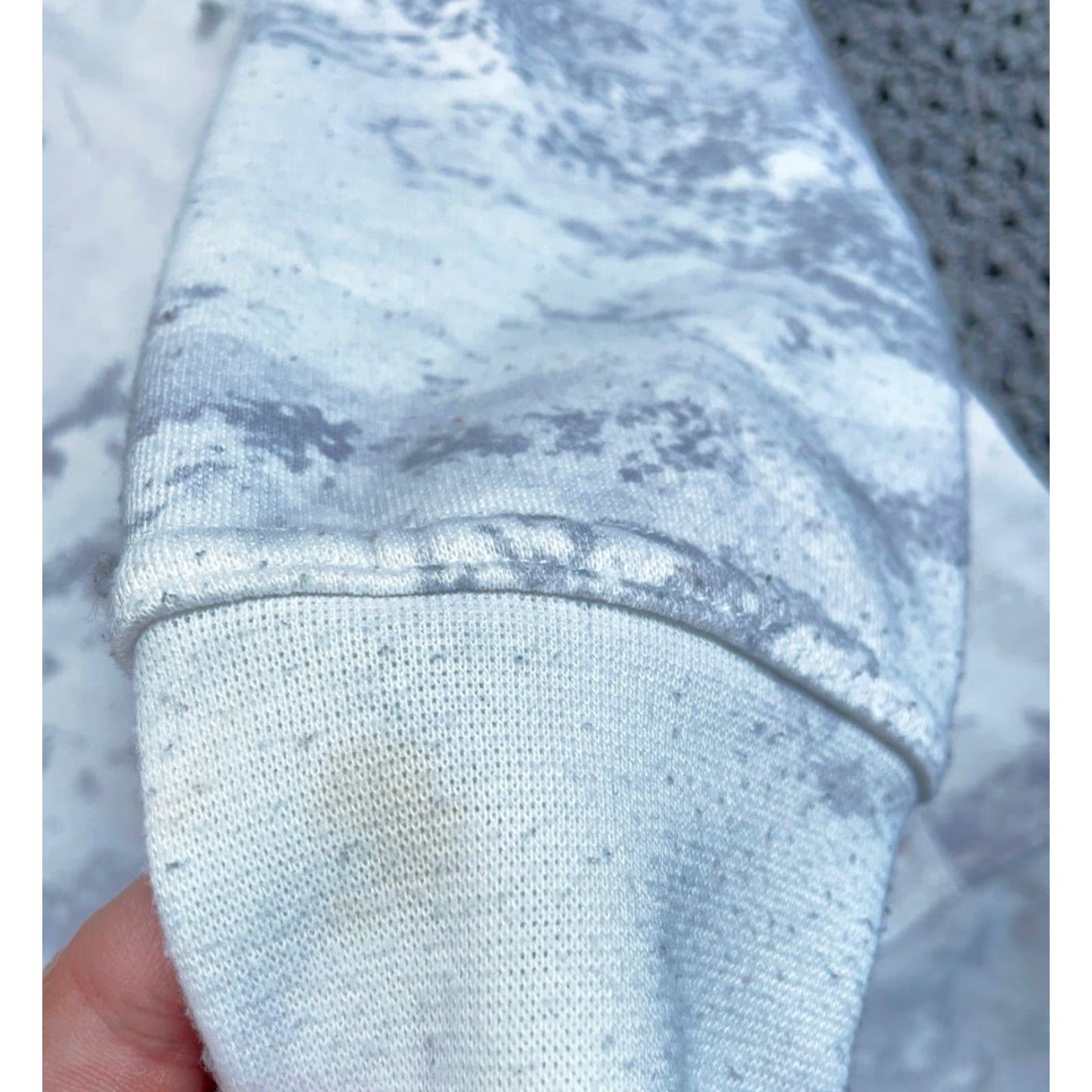 Vintage **Women's Cabela's Large White Gray Camo Embroidered Hoodie** User: **Cabela's Large White Gray Camo Embroidered Women's Hoodie** Size L / US 10 / IT 46 - 4 Thumbnail