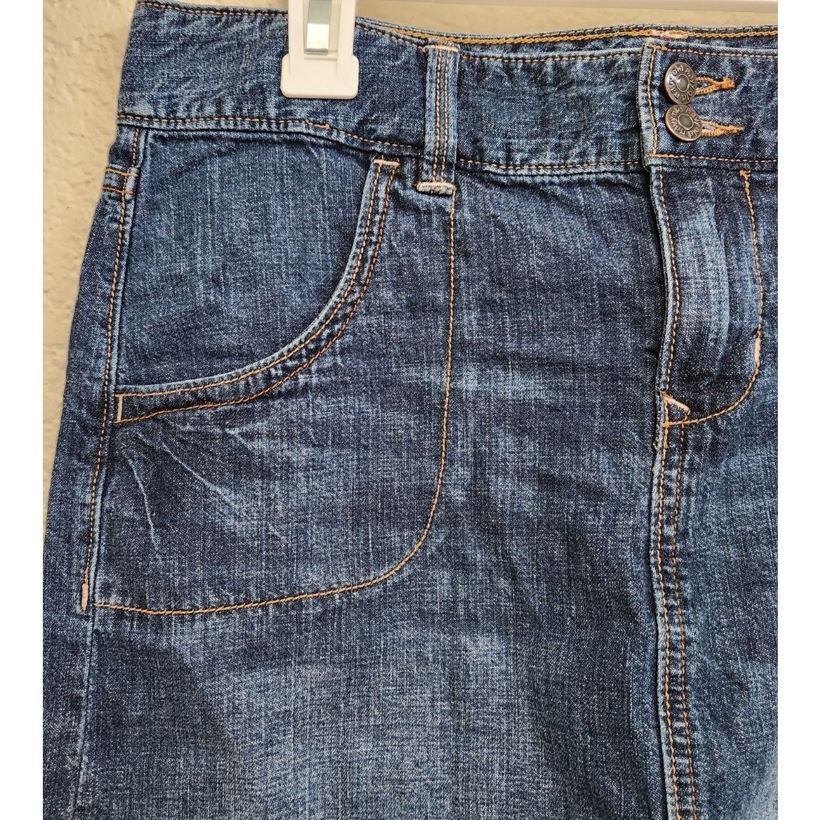 Old Navy Old Navy Blue Faded Flat Front Denim Mini Skirt 4 Lightweigh Size 27" / US 4 / IT 40 - 2 Thumbnail