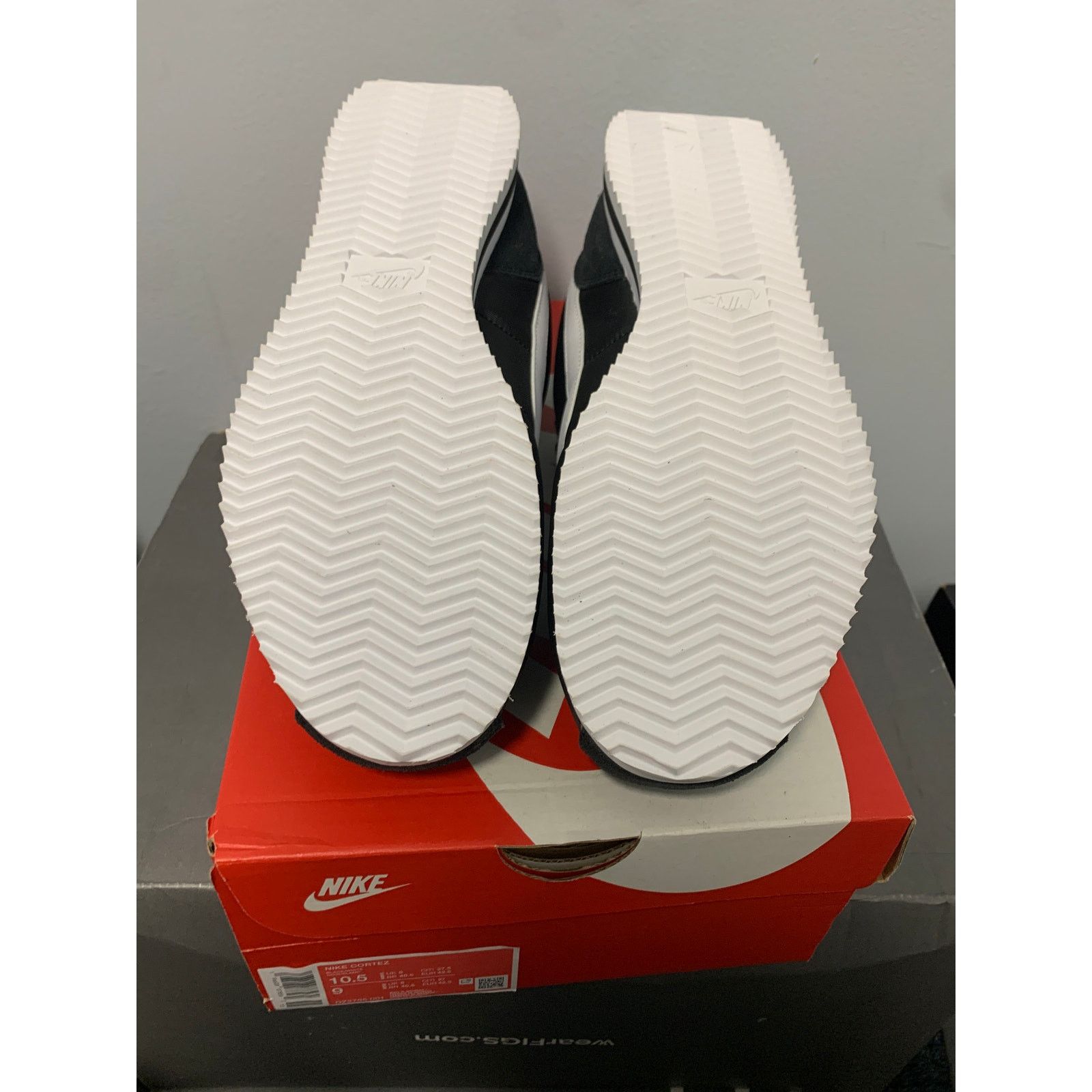 Nike Nike Cortez Nylon Black White Women's 10.5 NEW SHIPS NOW Size US 10.5 / IT 40.5 - 6 Thumbnail