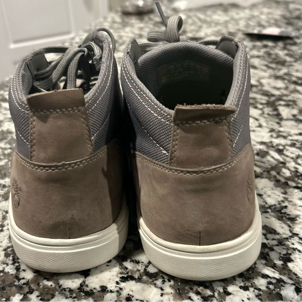 Timberland Timberland Gray Suede Chukka Boots with Lace-Up Closure Size US 11 / EU 44 - 4 Thumbnail