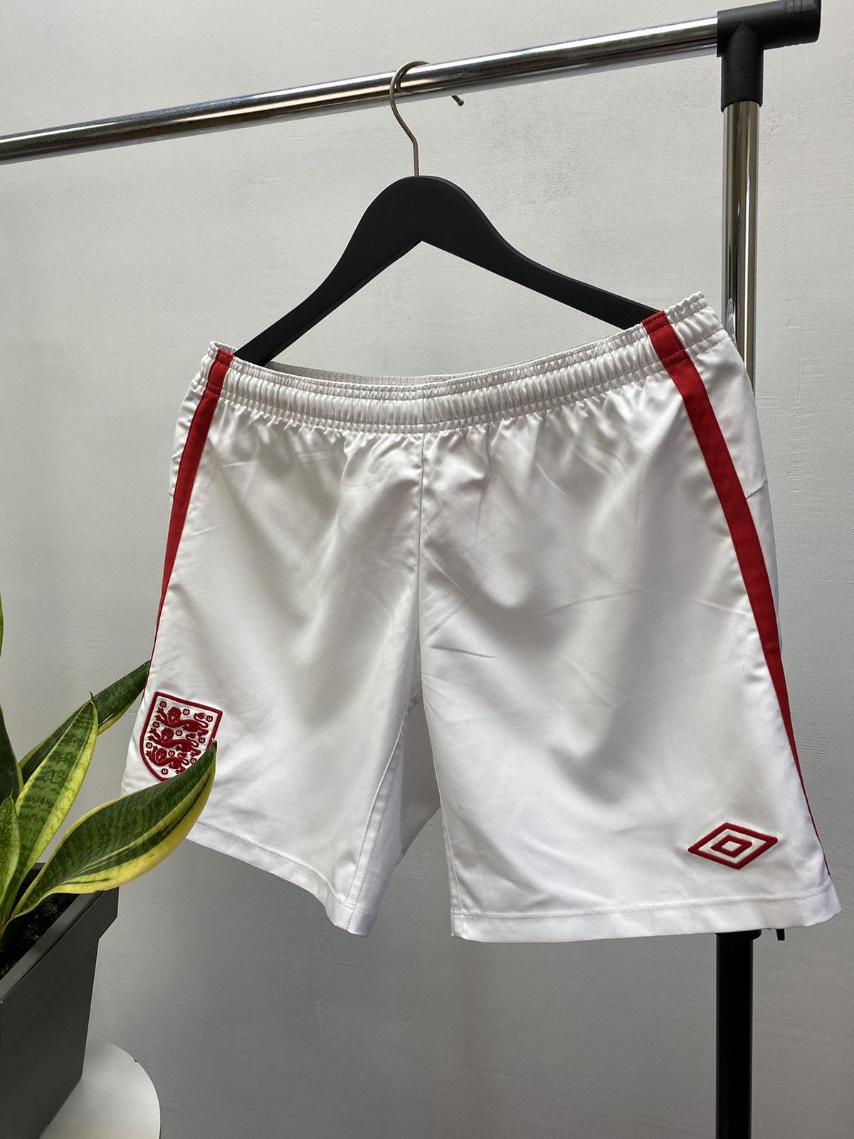 Umbro × Vintage Umbro England National Team Soccer Shorts Size US 32 / EU 48 - 2 Thumbnail