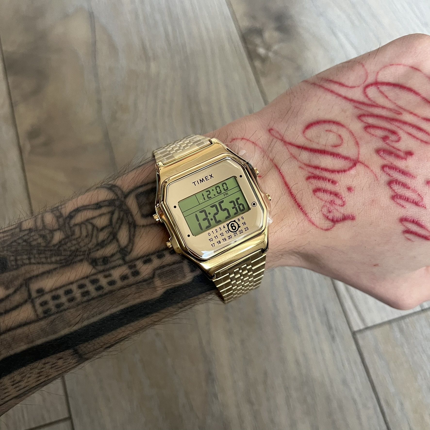 Maison Margiela × Timex Timex x Maison Margiela MM6 Gold Watch + Bracelet Gift Set Size ONE SIZE - 3 Thumbnail