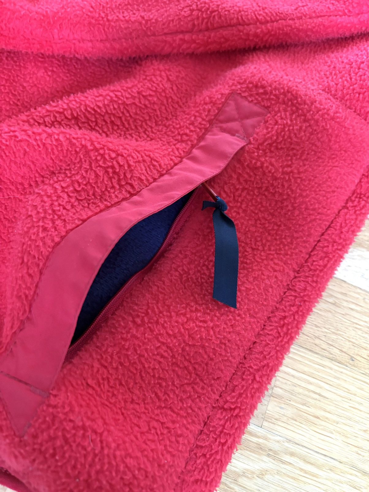 Patagonia Patagonia Synchilla Fleece size M red great condition Size US M / EU 48-50 / 2 - 6 Thumbnail