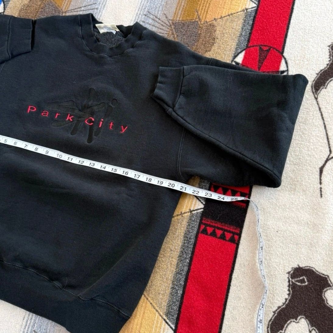 Vintage VINTAGE 90s Ski Park City Utah Embroidered Crewneck Sweatshirt SZ Medium Skiing Mens Sweatshirt Size US M / EU 48-50 / 2 - 7 Thumbnail