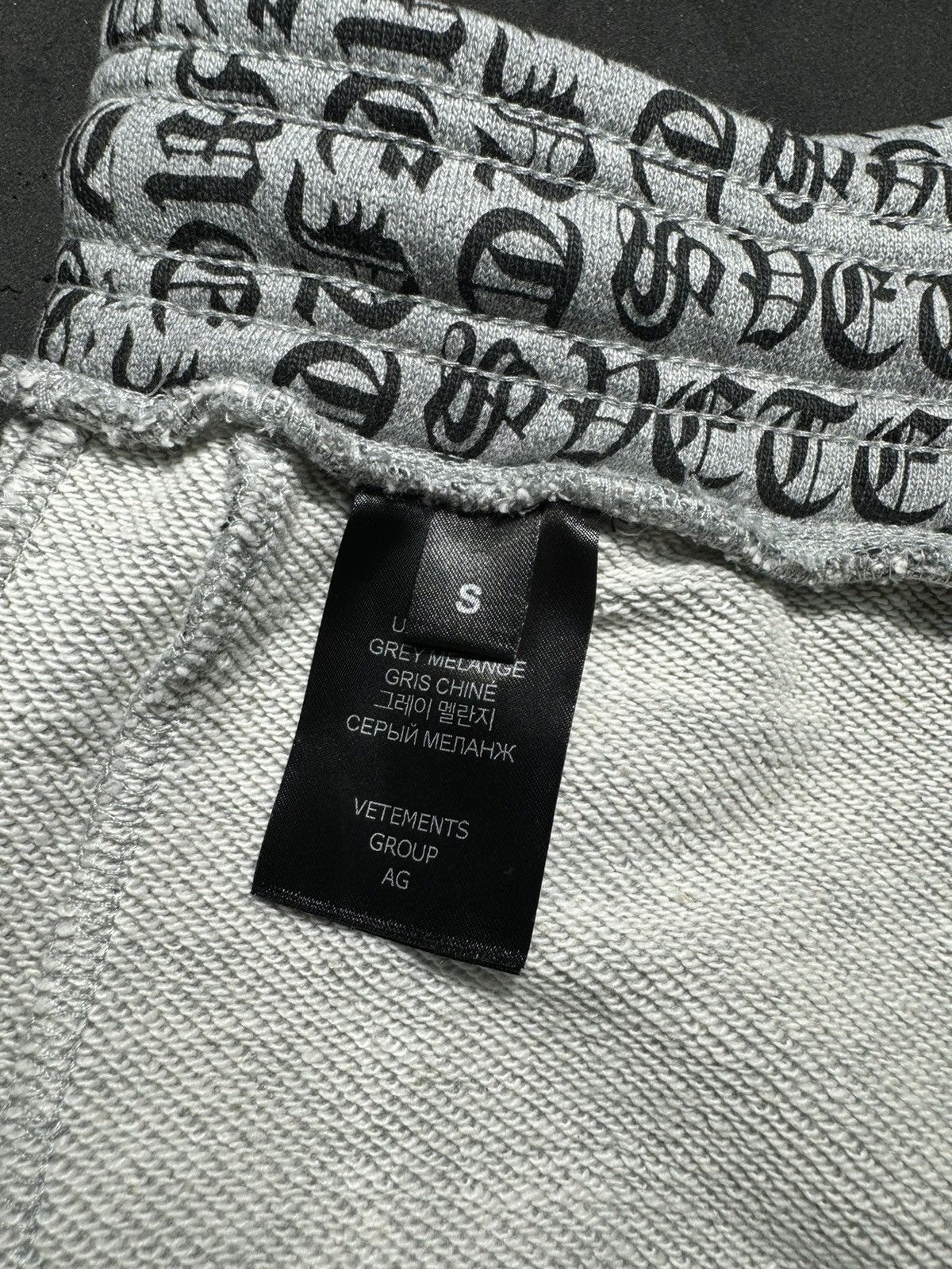Vetements Vetements Gothic Monogram Sweatpants Size S Size US 32 / EU 48 - 7 Thumbnail