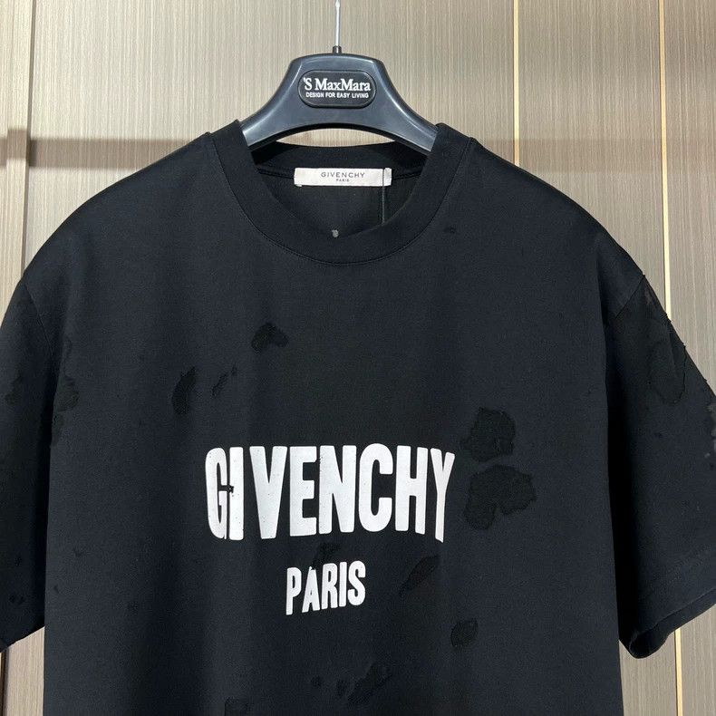 Givenchy Givenchy Short-sleeved T-shirt with distressed print lette Size US XXS / EU 40 - 3 Thumbnail
