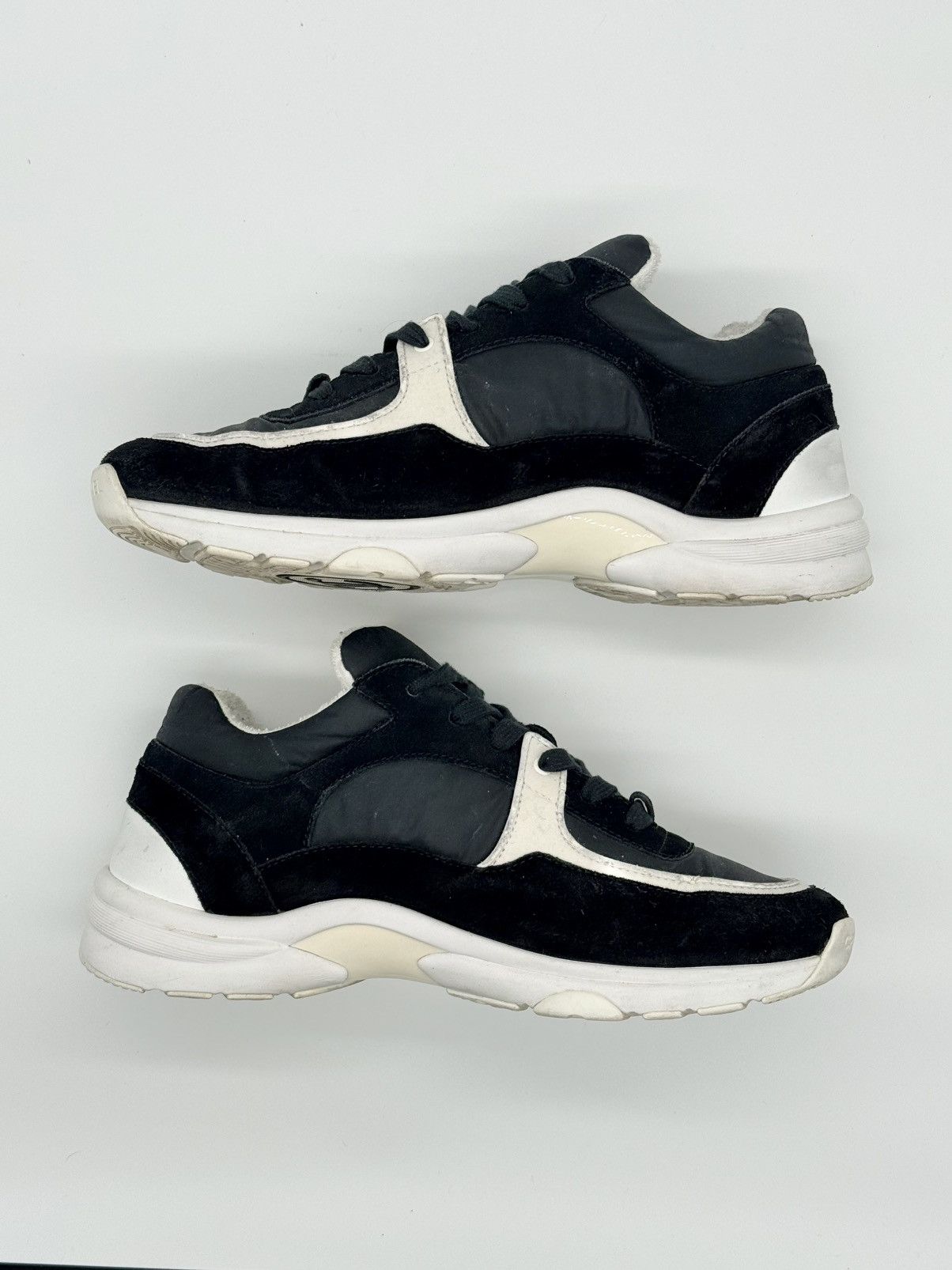 Chanel Size 8 - Chanel Sneaker Black White Size US 8 / EU 41 - 3 Thumbnail