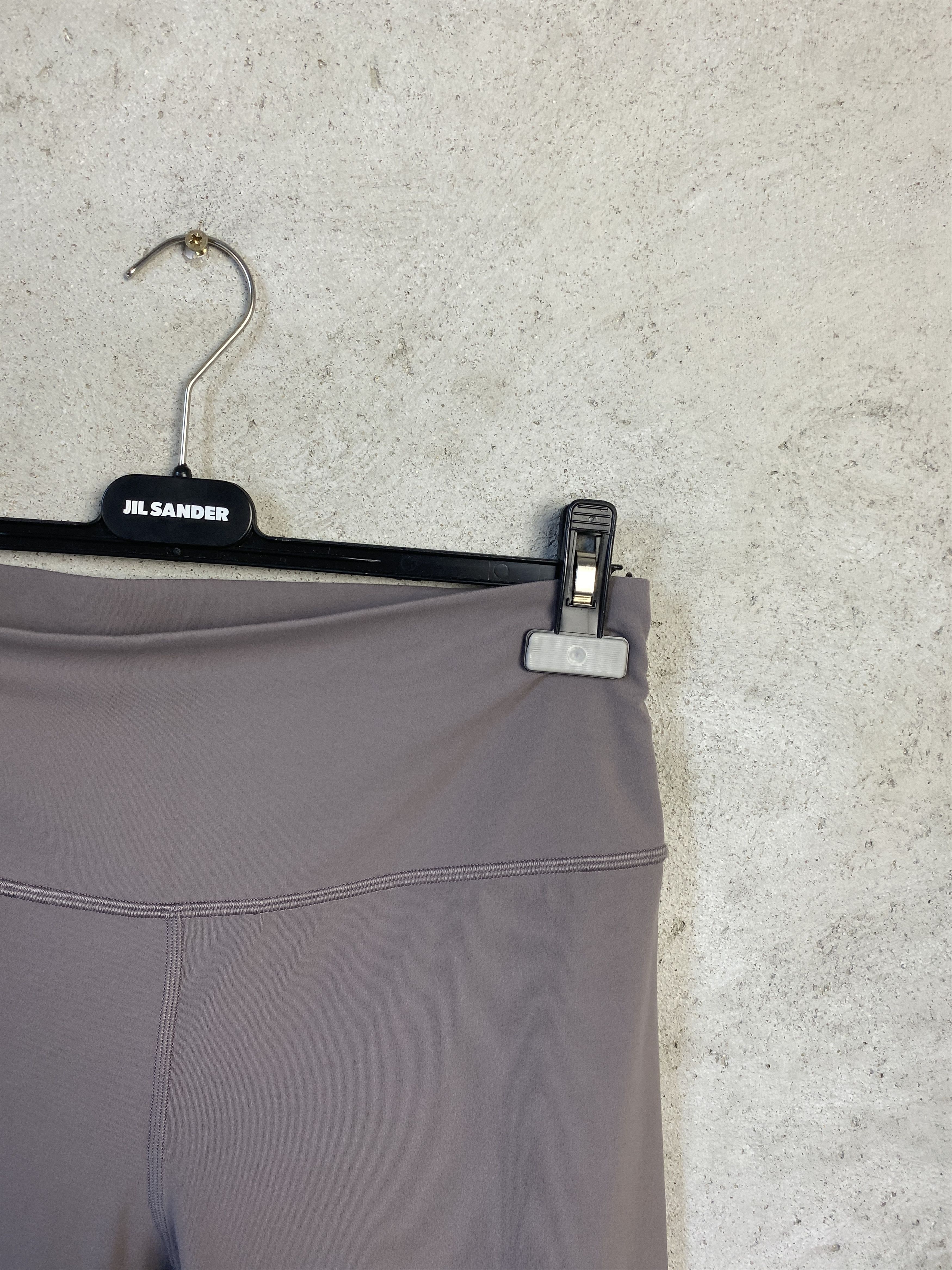 Lululemon Lululemon capri leggings yoga sport pilates gym Size 34" / US 12 / IT 48 - 3 Thumbnail