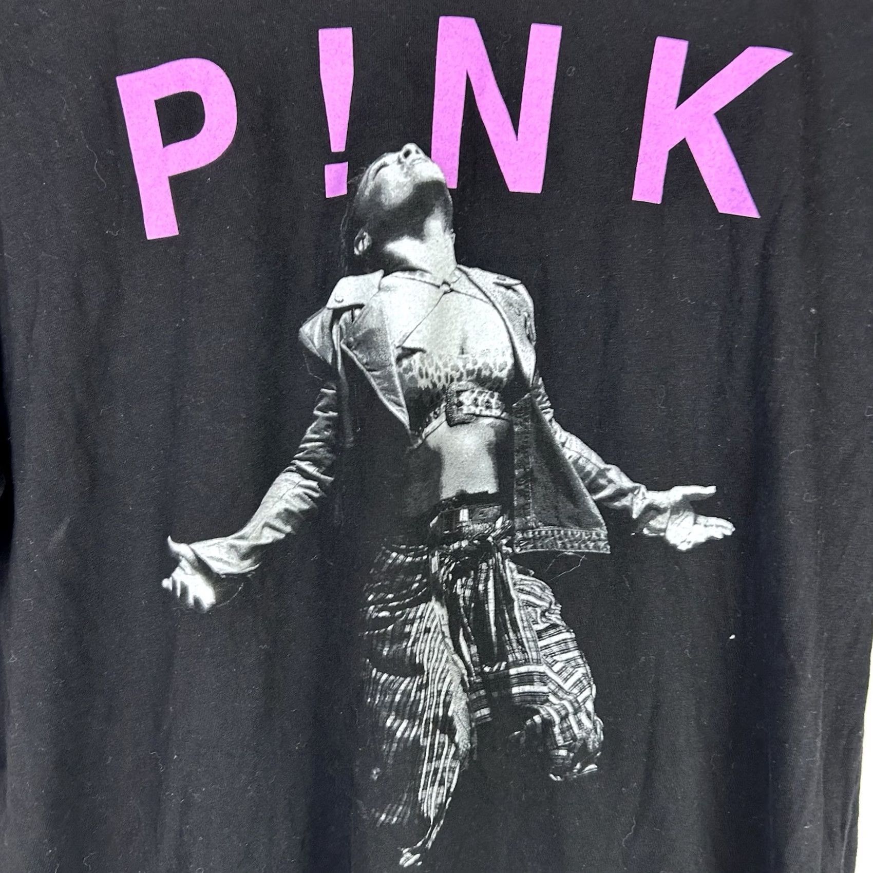 Pinko P!nk Pink Concert Tour 2023 Short Sleeve Tee Shirt Black XL Unisex Adults Crew Neck Cotton T-Shirt Dance Pop Logo 2-Sided Mens Womens Boys Girls Size US XL / EU 56 / 4 - 2 Thumbnail