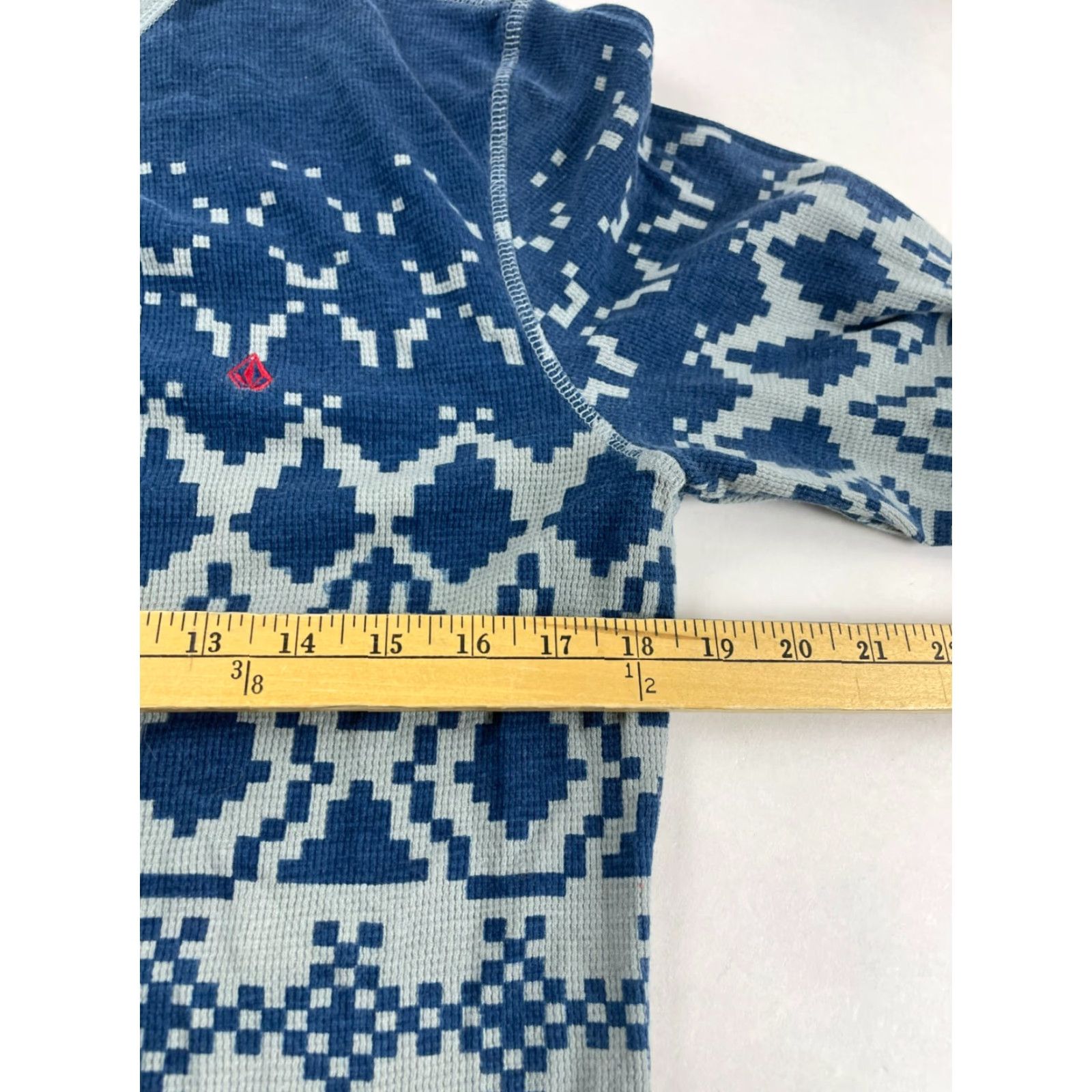 Volcom Volcom Sweater Men’s Size M Gray Blue Southwestern Pullover Crew Neck Knit Pullover Regular Fit- Gray/Blue Southwestern Pattern Size US M / EU 48-50 / 2 - 5 Thumbnail