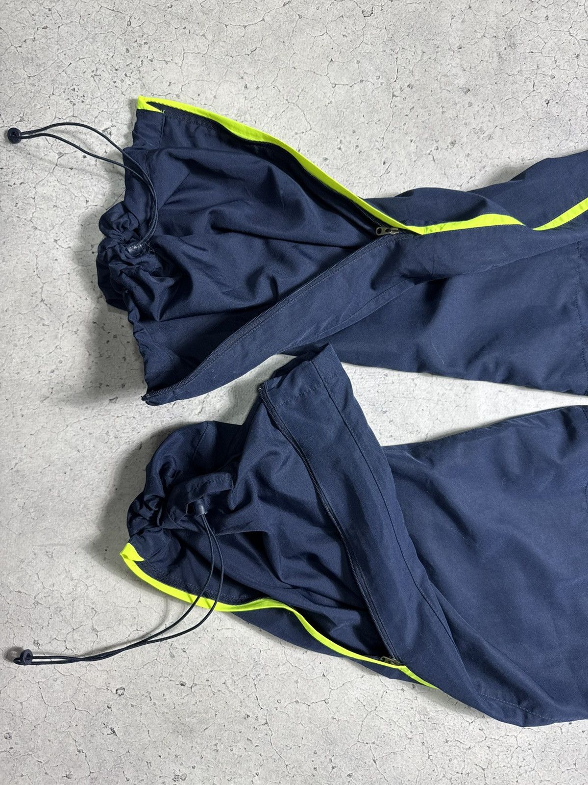 Nike Nike FC Barcelona Nylon Baggy Track Pants Football Drill Y2K Size US 38 / EU 54 - 10 Thumbnail
