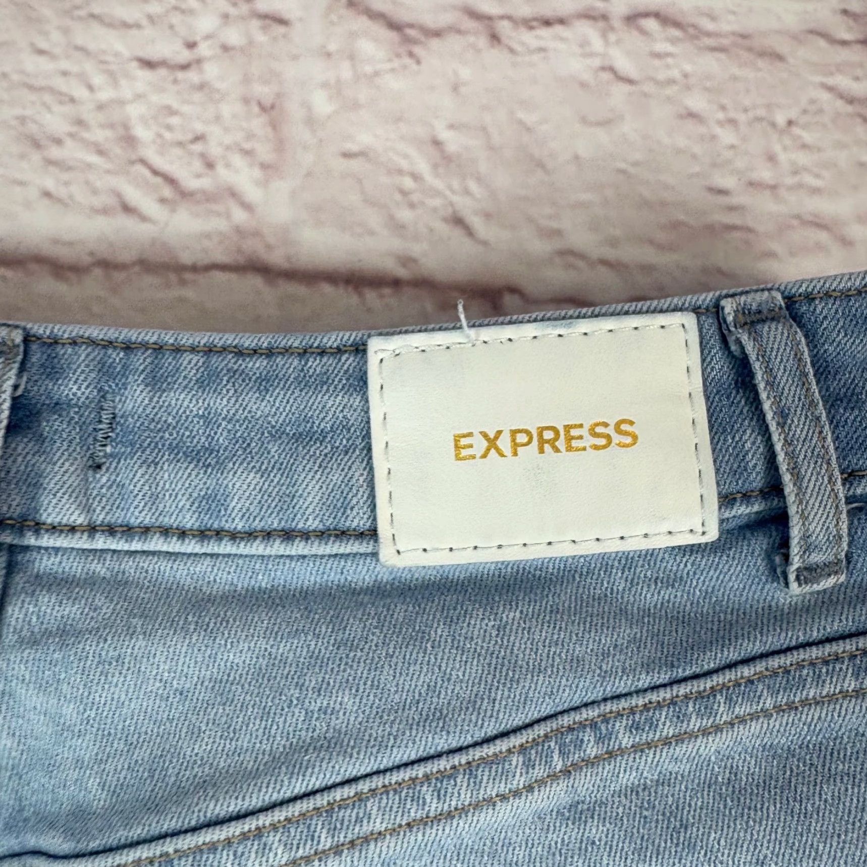 Express Express Women’s 6 Denim Mom Jean Shorts Blue 6 Inseam Raw Hem Fringe 5-Pocket Zip Front Relaxed Fit Casual Summer Spring Size 28" / US 6 / IT 42 - 3 Thumbnail