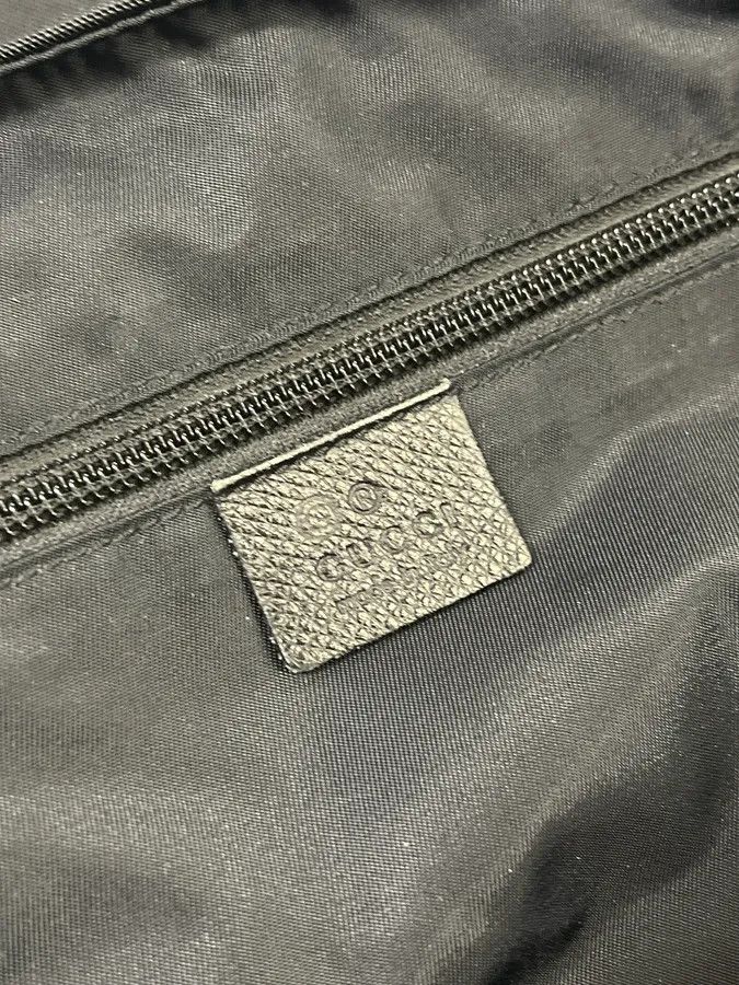 Gucci 2000s Gucci Black Minimalist Messenger Shoulder Bag Size ONE SIZE - 11 Thumbnail