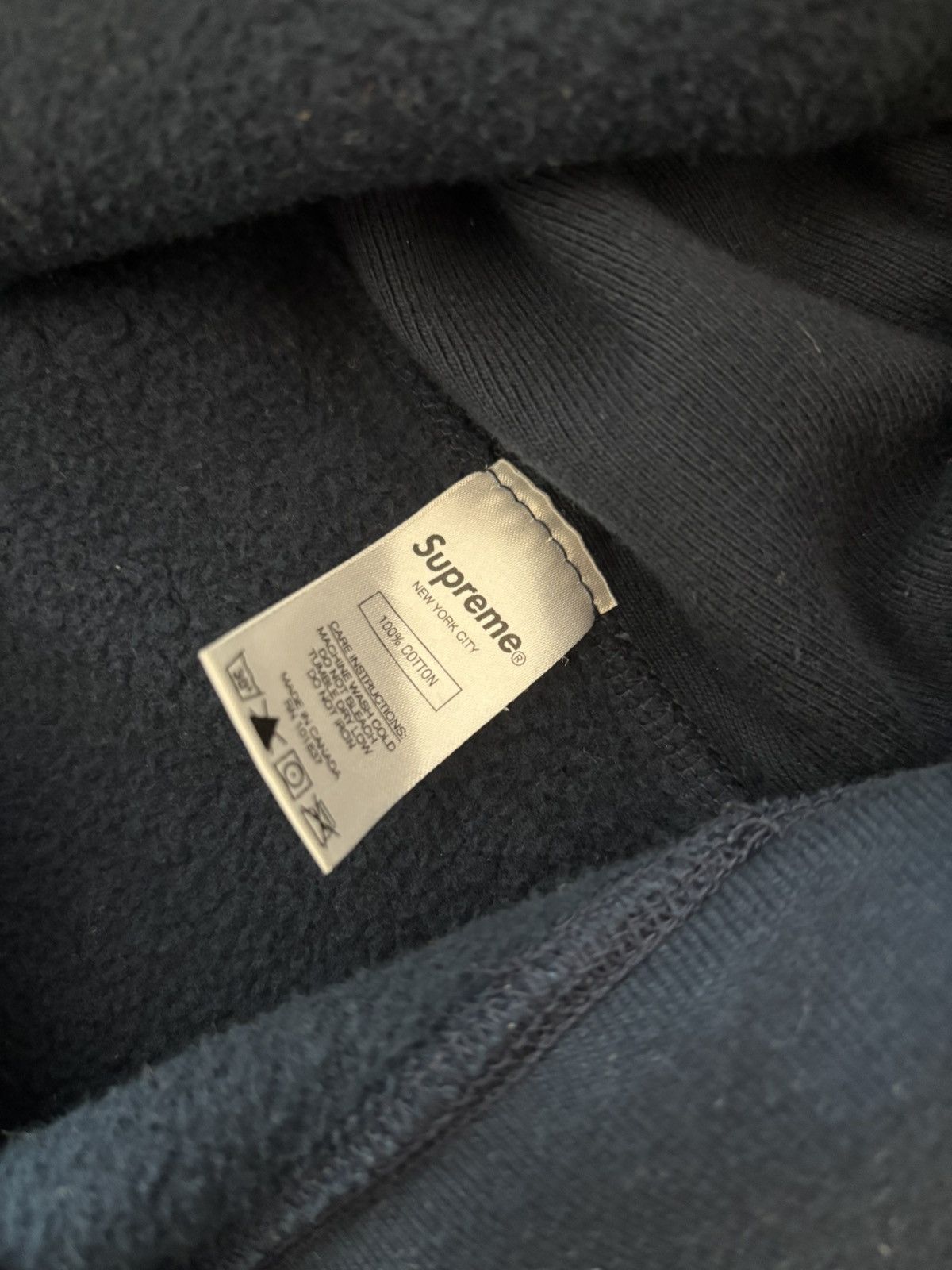 Supreme Supreme Men's Navy Graphic Logo Pullover Hoodie Long Sleeve Size US M / EU 48-50 / 2 - 4 Thumbnail