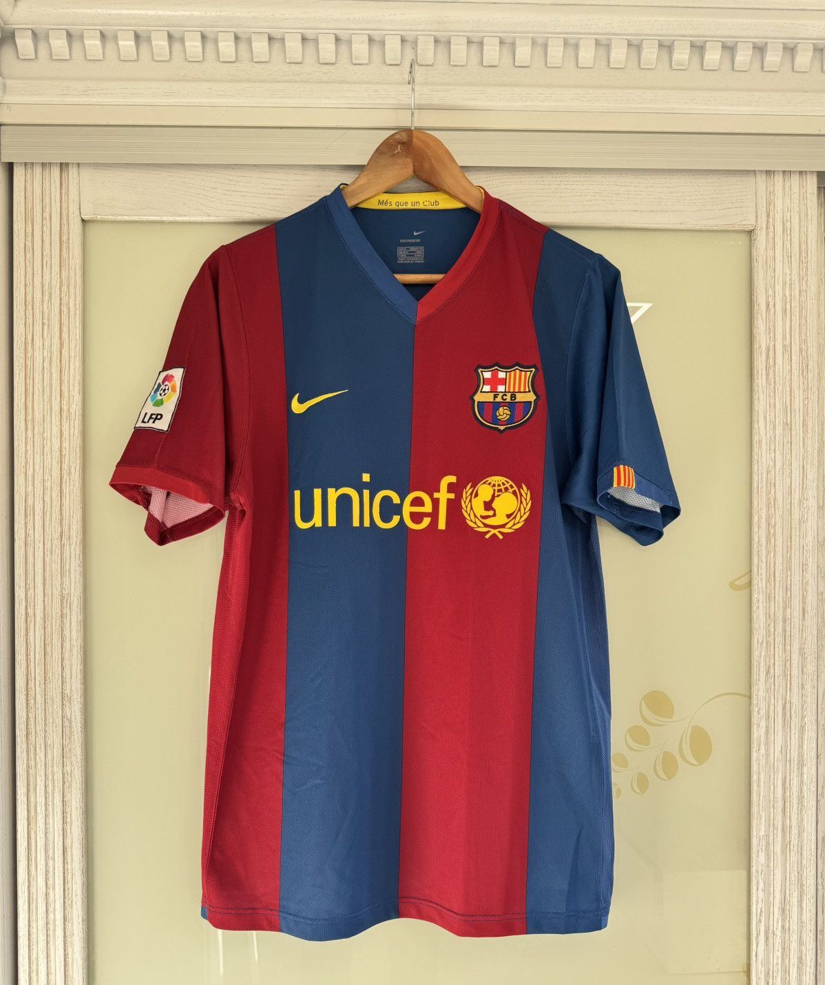 Nike Vintage Barcelona 2006-2007 Home Soccer Jersey Football Kit Size US M / EU 48-50 / 2 - 1 Thumbnail