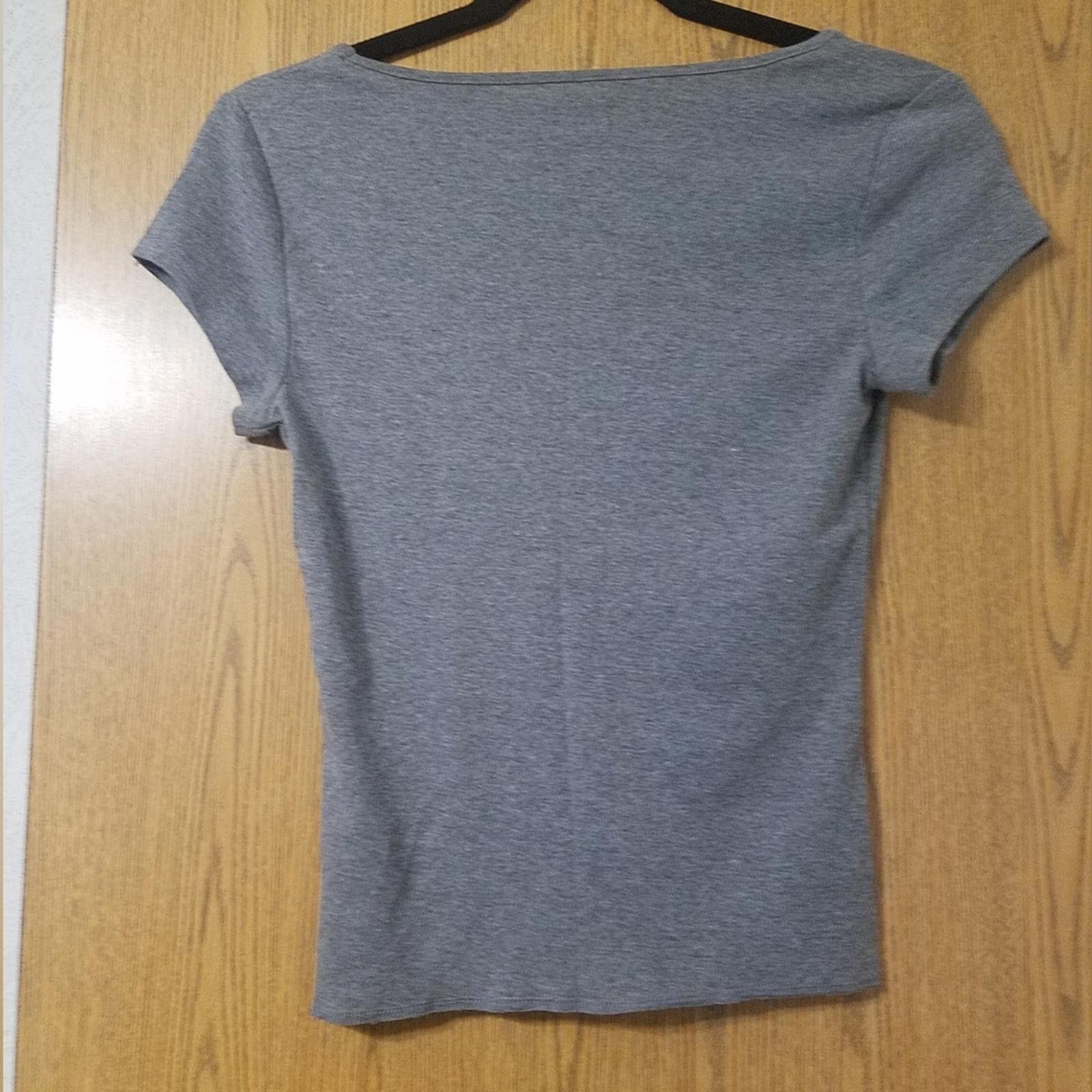 Designer Wild Fable Gray V-Neck Top Size Small Size S / US 4 / IT 40 - 2 Thumbnail