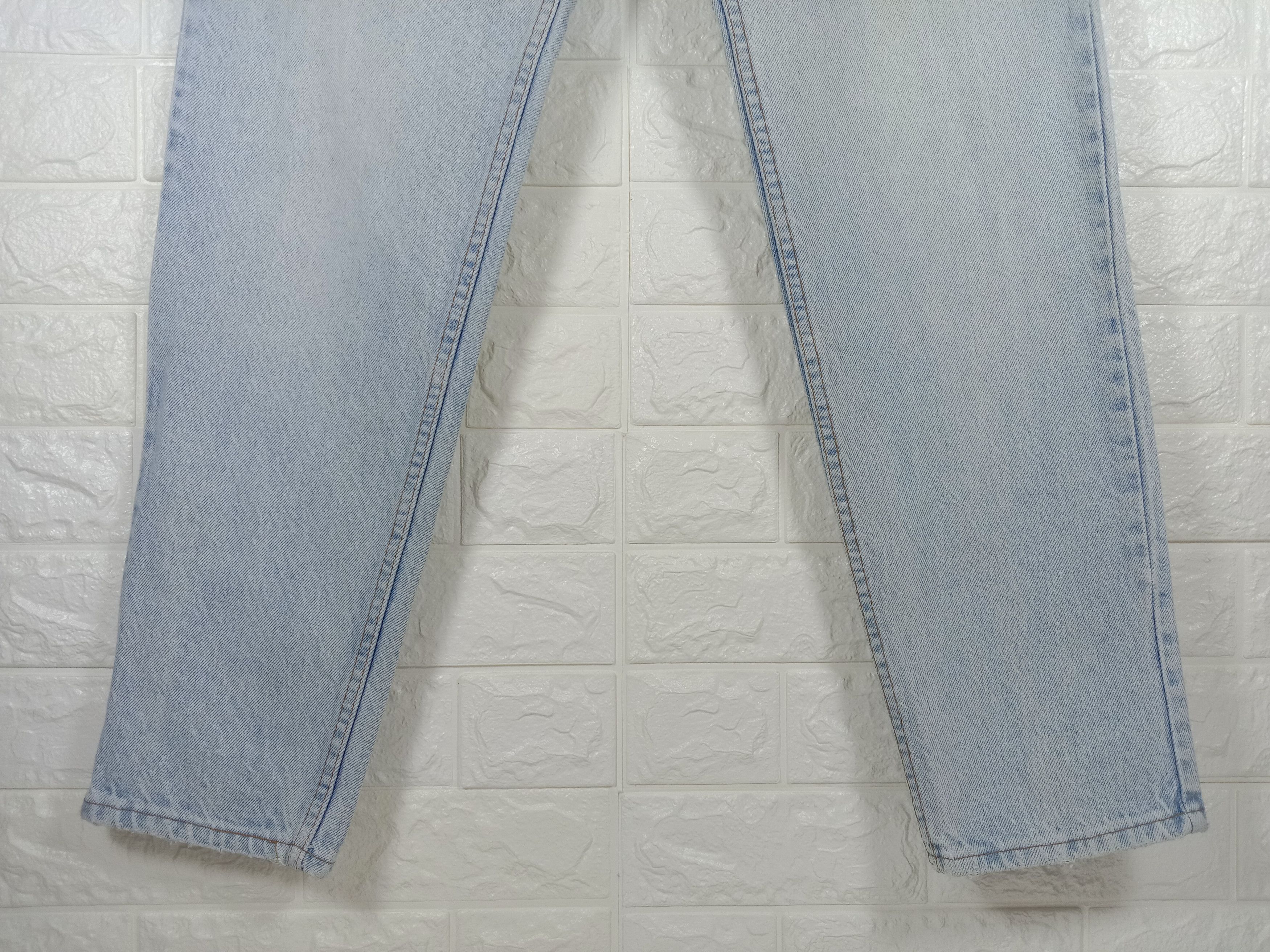 Levi's Vintage 90s Levi's 550 Jeans Light Wash Relaxed Fit Denim Size US 30 / EU 46 - 4 Thumbnail
