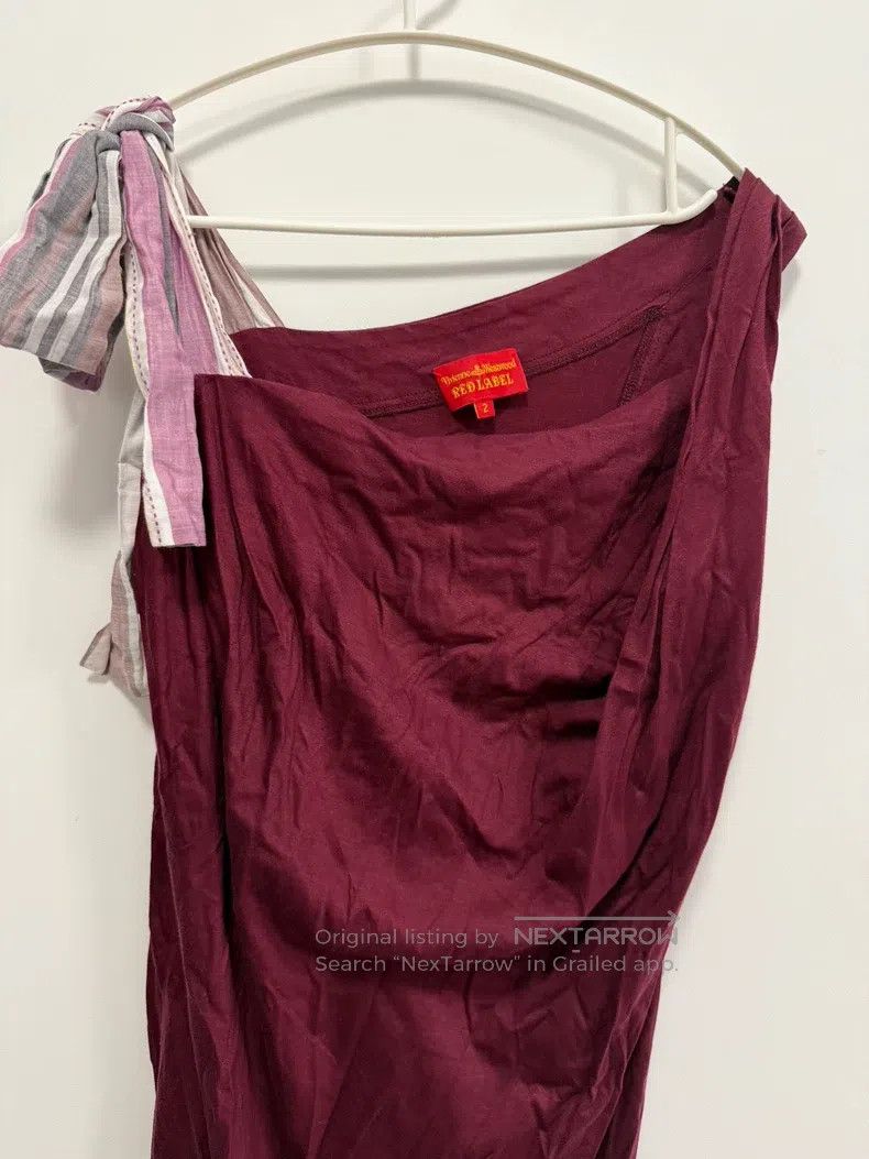 Vivienne Westwood The missing princess is wearing a bow an