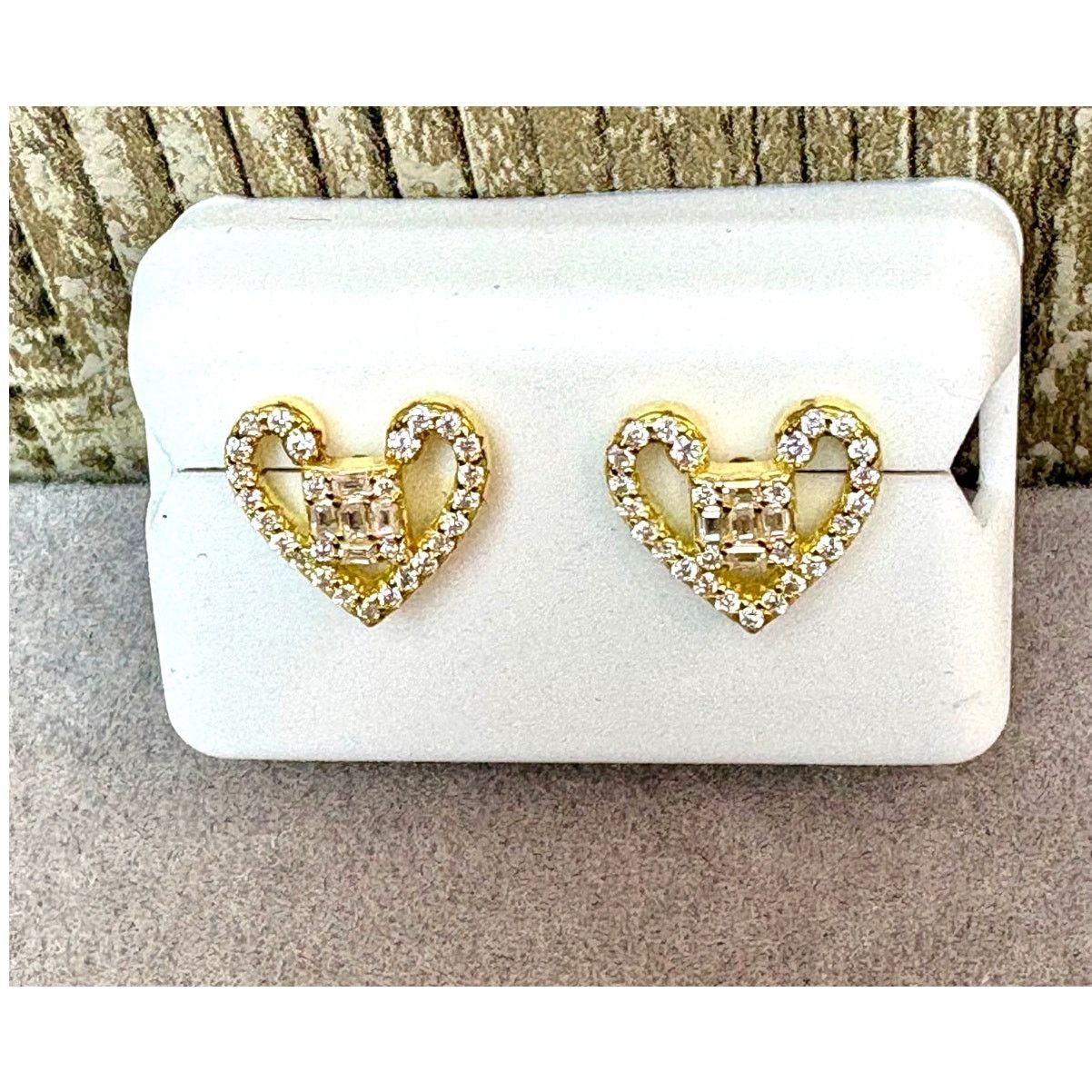 Jewelry 14K Vermeil Gold over Heart Moissanite Screw-Back Earrings Size ONE SIZE - 1 Thumbnail