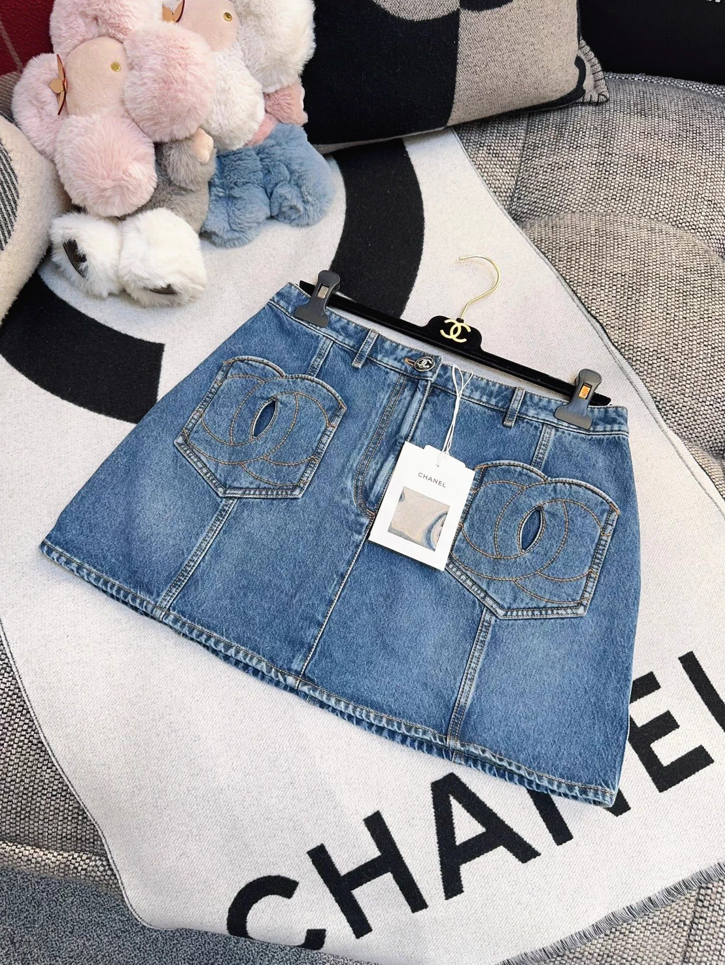 Chanel Chanel 24P Blue CC Denim Mini Skirt 38/40 NWT Size 28" / US 6 / IT 42 - 2 Thumbnail