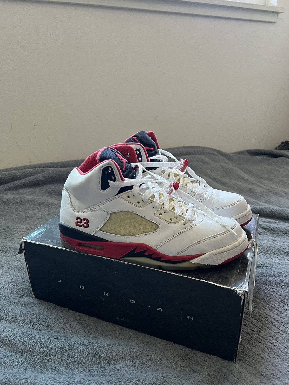 Jordan Fire Red Yellowing Air Jordan Retro Fire Red