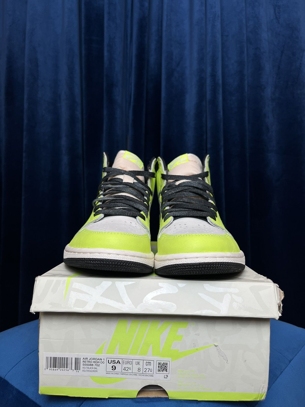 Air Jordan Retro High OG Visionaire