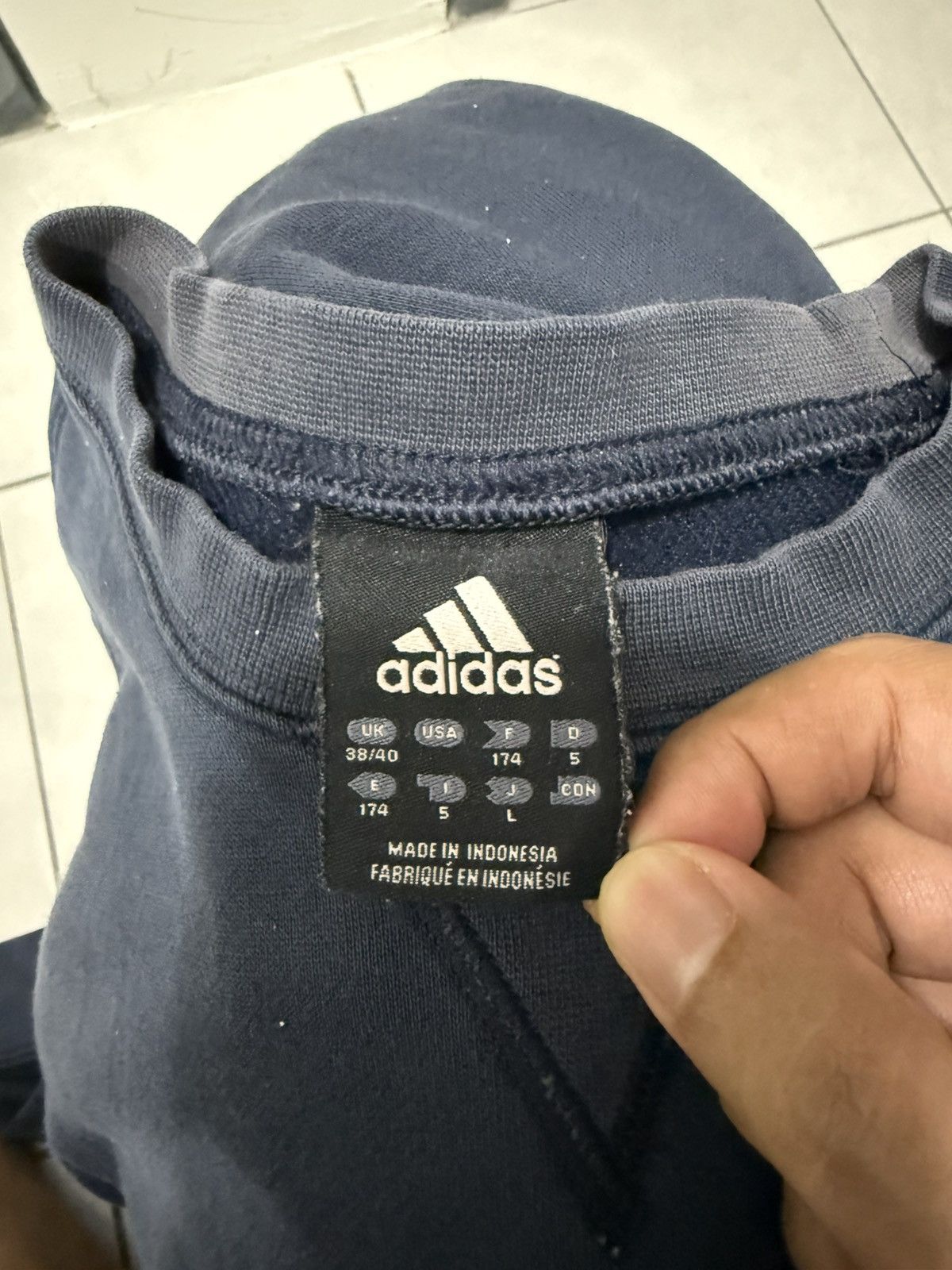 Adidas Vintage Adidas Stripe Blue Longsleeve Embroidery Sweatshirt Size US M / EU 48-50 / 2 - 7 Thumbnail