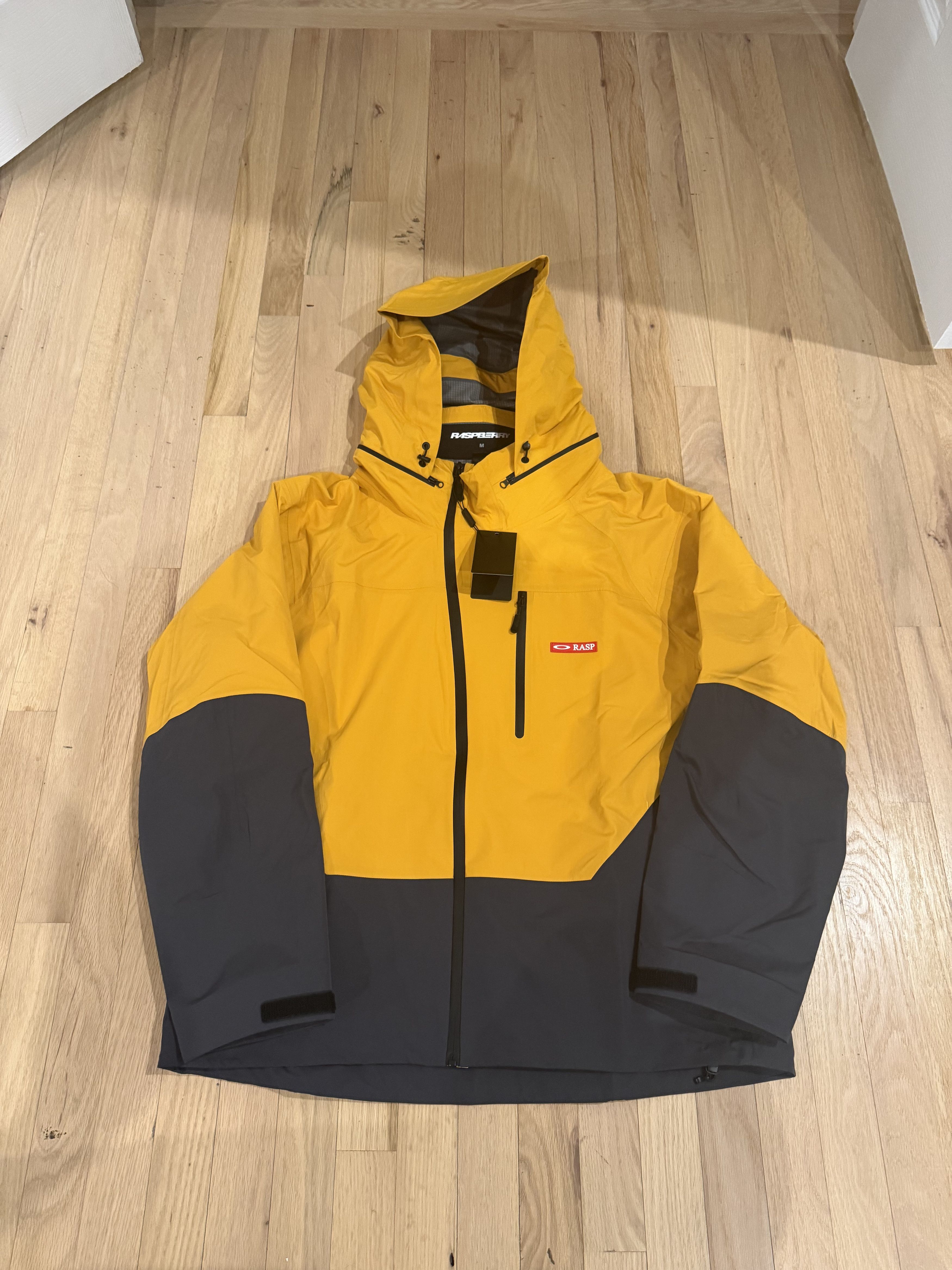 Arc'teryx × Streetwear × The GV Gallery The GV Gallery - Glenci