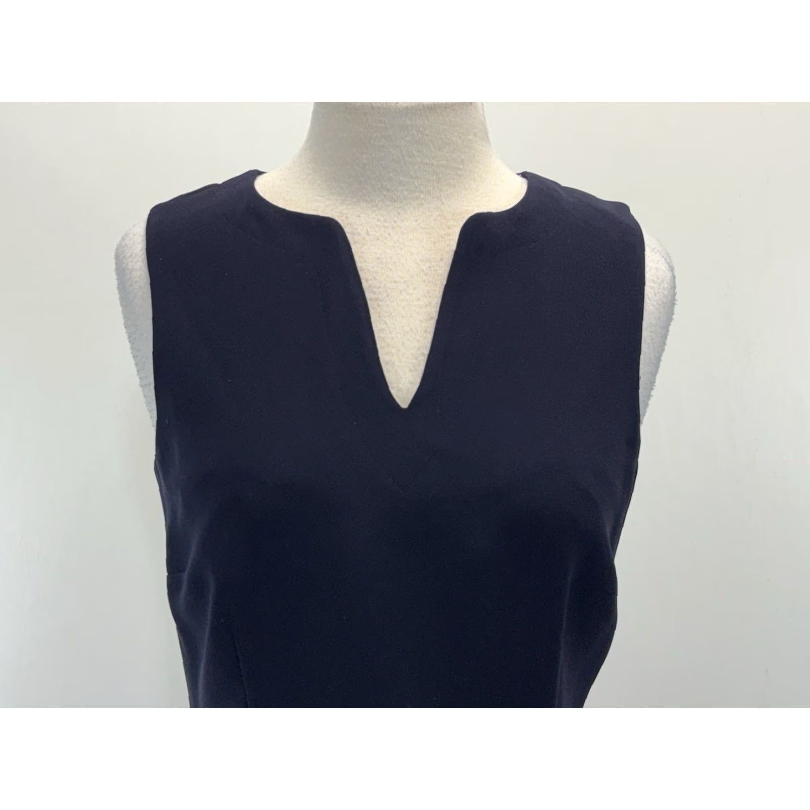 VINTAGE Jones New York Sheath Dress Sz 10 Dark Navy Lined Sleeveless Career Capsule Women Modern Classic Business Womens