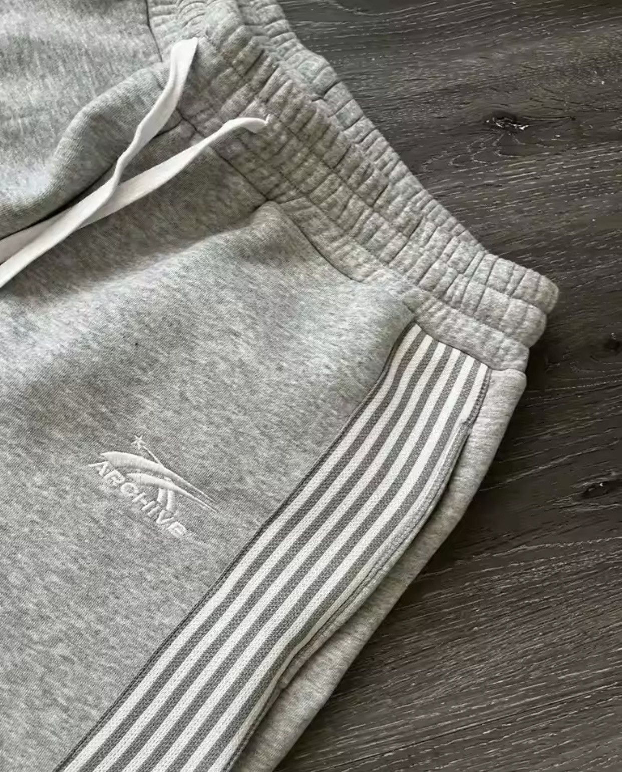 Other Premium Jogging Drawstring Sweatpants Size US 31 - 2 Thumbnail