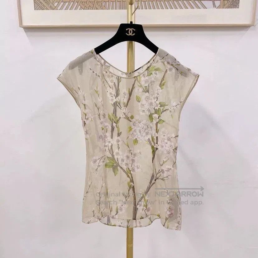 Dolce & Gabbana Dolce & Gabbana Floral Top. Size M / US 6-8 / IT 42-44 - 1 Thumbnail