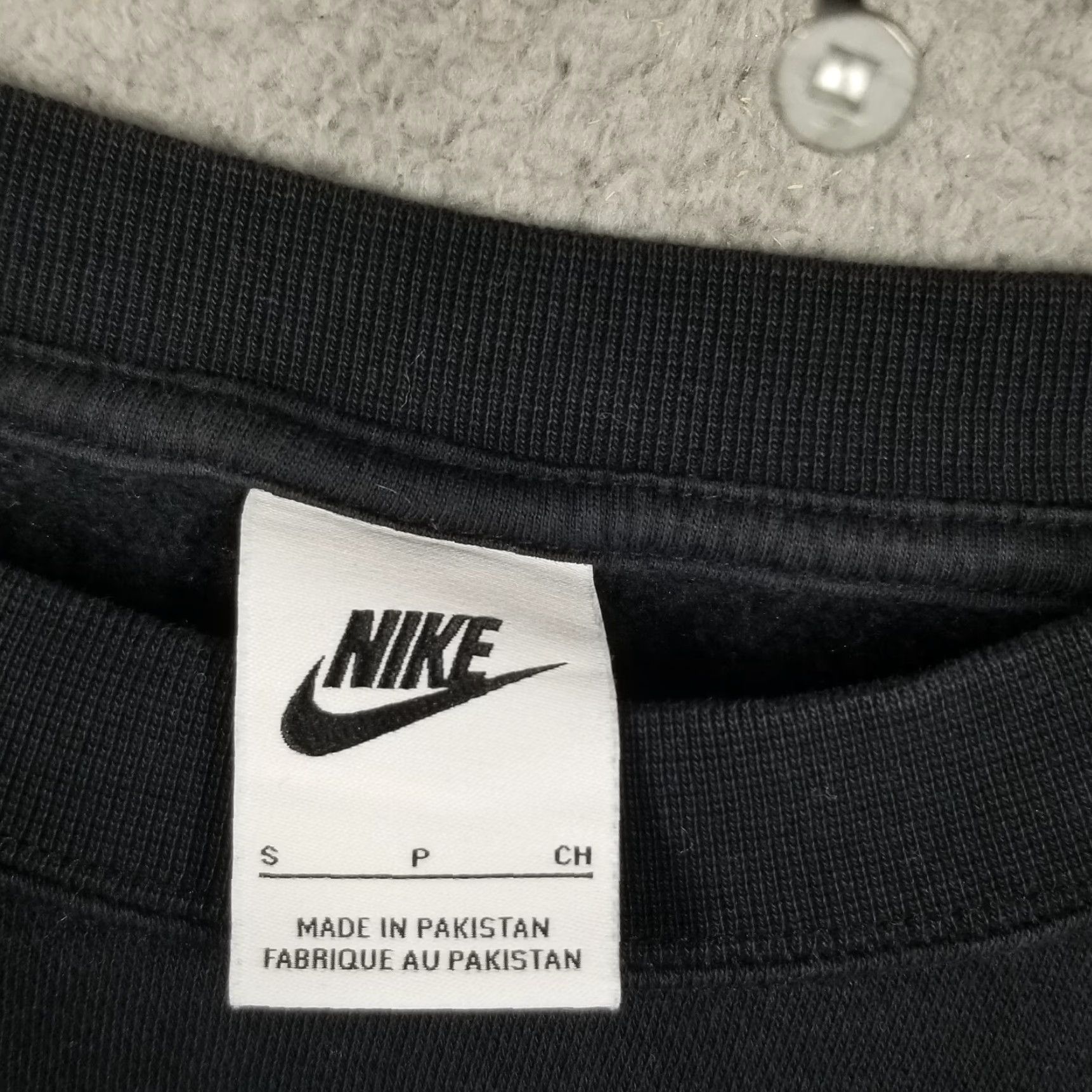 Nike NIKE Women’s Fleece Pullover Crew Sweatshirt Small Black Oversized Activewear Size S / US 4 / IT 40 - 3 Thumbnail