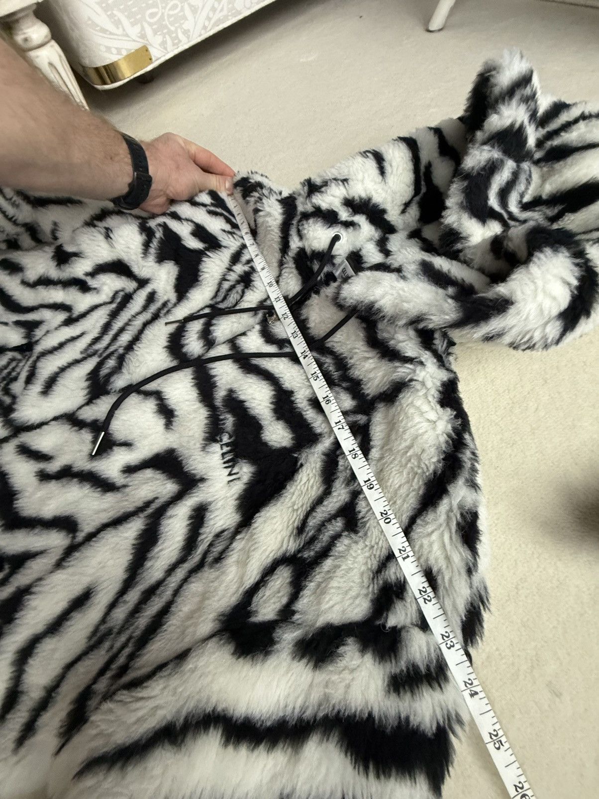 Celine Celine FW23 white tiger fleece logo hoodie Hedi Slimane Size US M / EU 48-50 / 2 - 3 Thumbnail