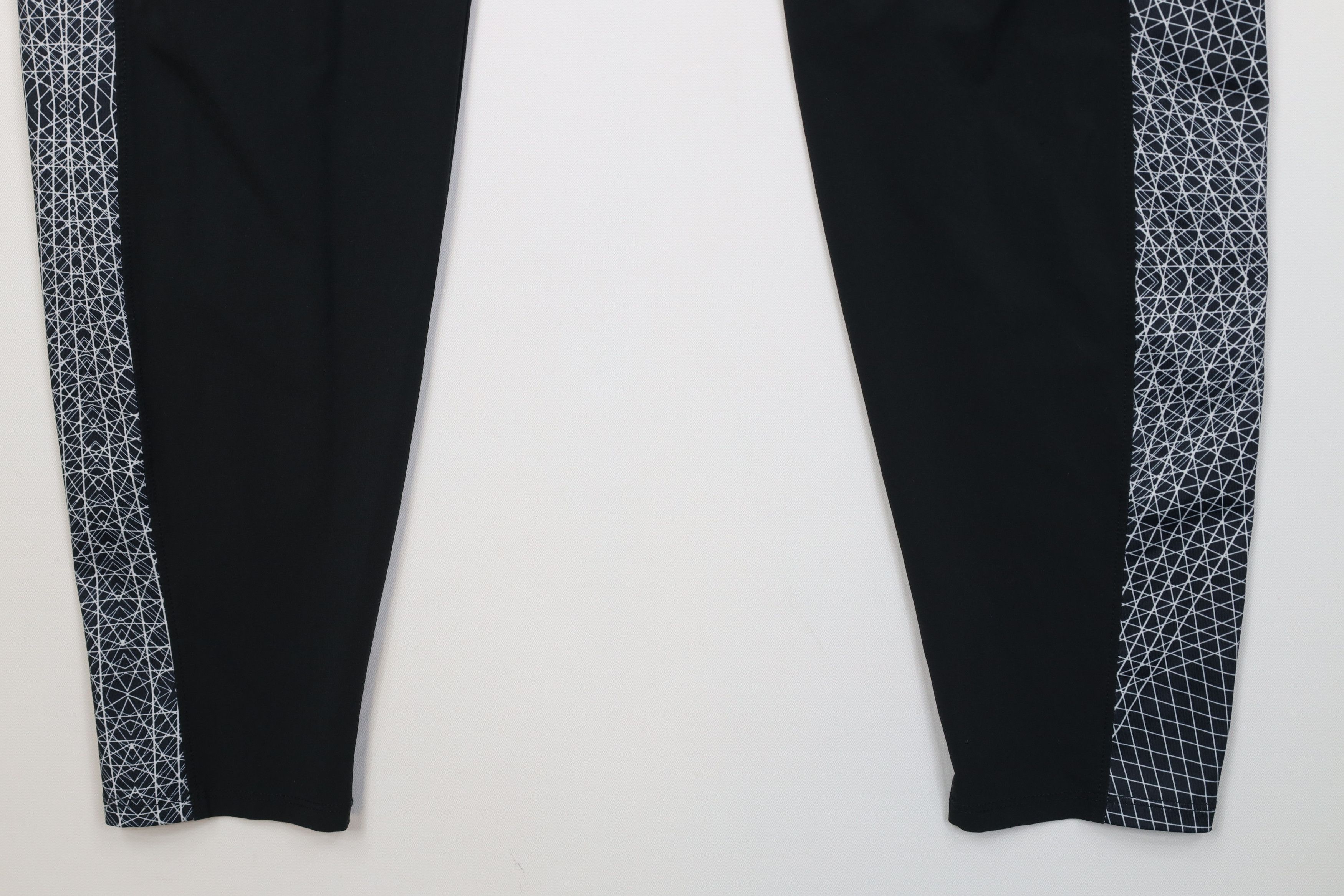 Oakley Vintage Y2K Oakley O Logo Geometric Tapered Leg Pants Black Size US 32 / EU 48 - 4 Thumbnail