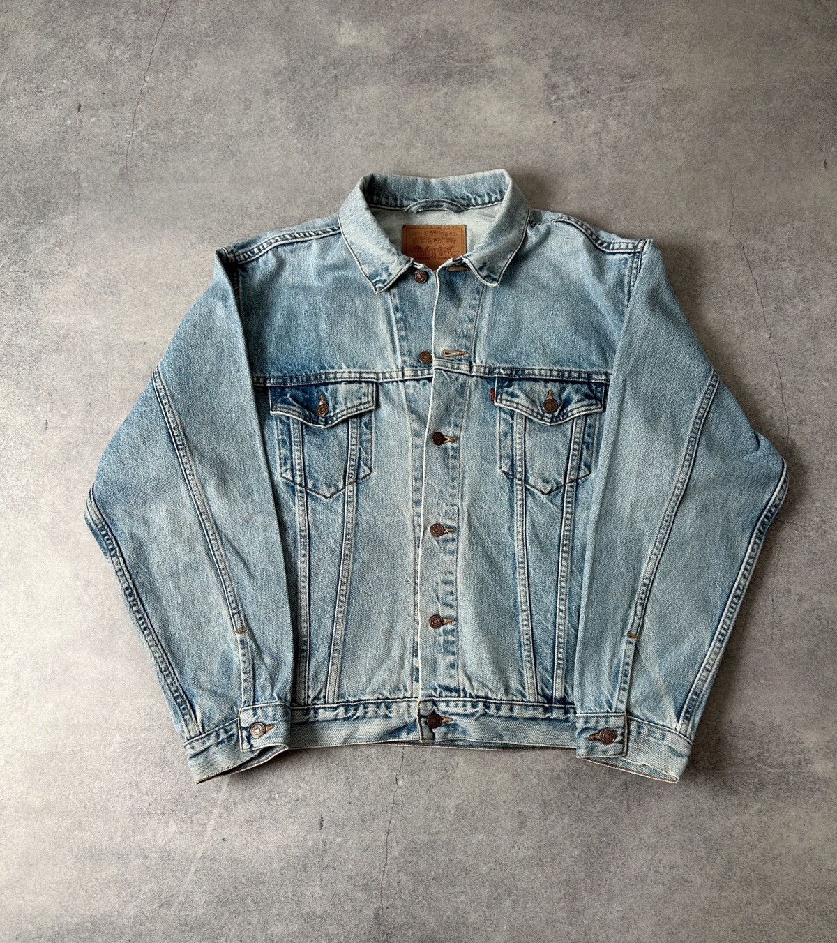Levi's Vintage Clothing Vintage Levis 90s denim jacket mens size M Size US M / EU 48-50 / 2 - 1 Thumbnail