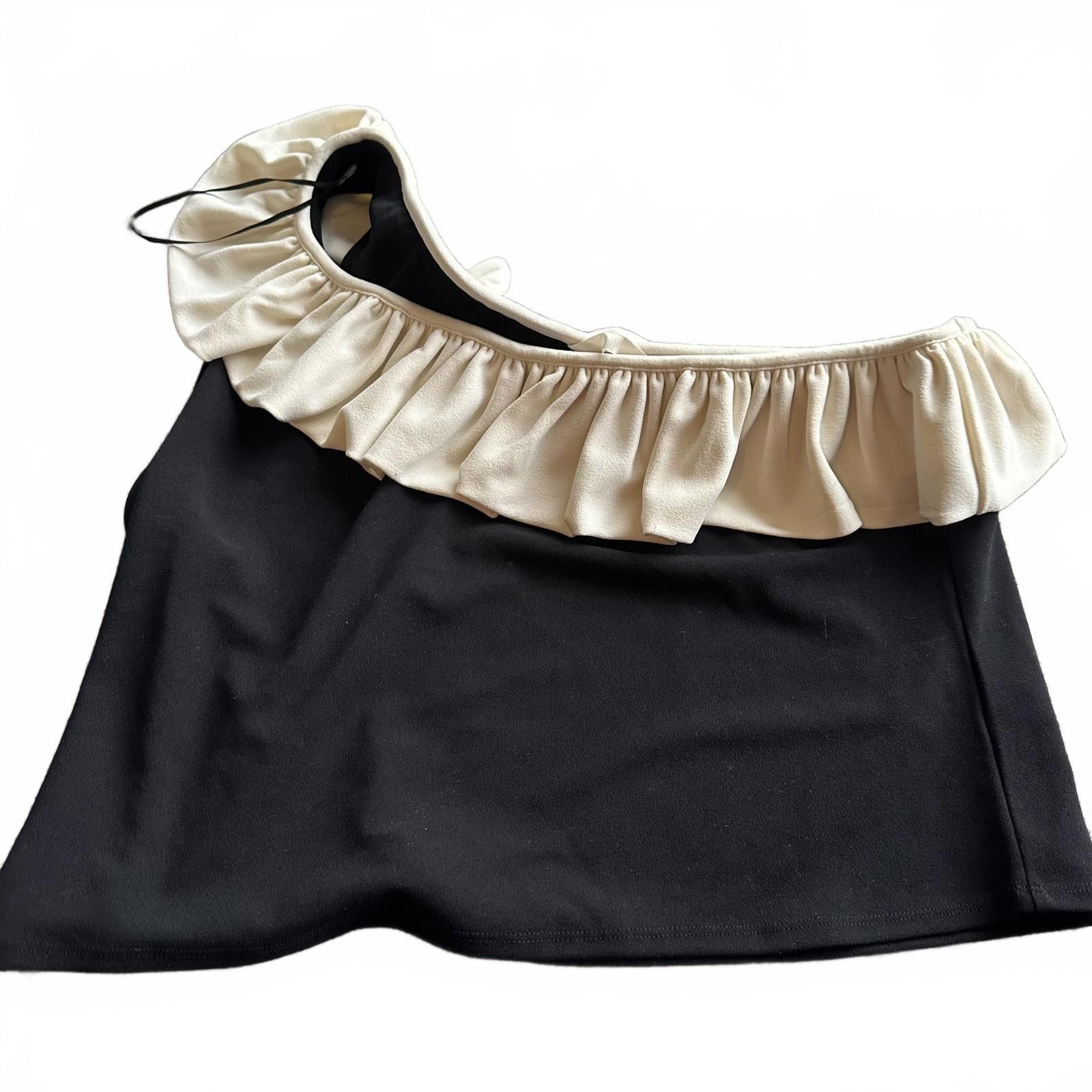 Designer H&M one shoulder ruffle trim top Size XXL / US 16-18 / IT 52-54 - 1 Preview