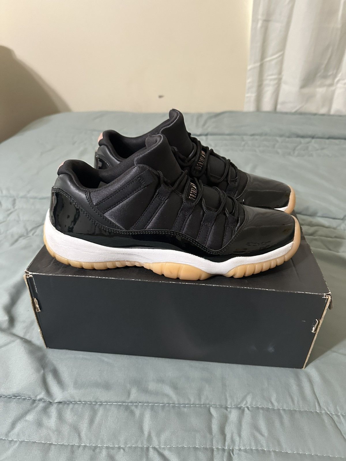 Jordan Brand Jordan 11 Low GS “Bleached Coral” Size US 8.5 / EU 41-42 - 4 Thumbnail