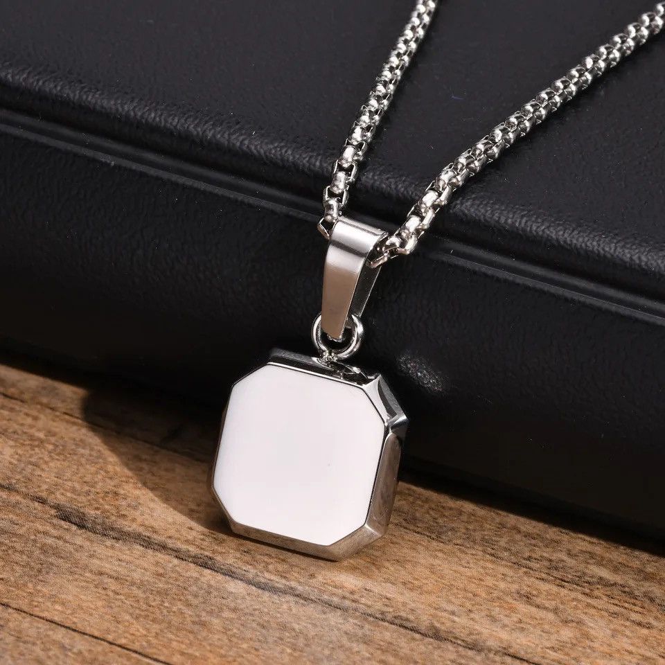 Jewelry × Vintage 15mm Square Shell Pendant with Box Chain Geometric Necklaces Size ONE SIZE - 5 Thumbnail