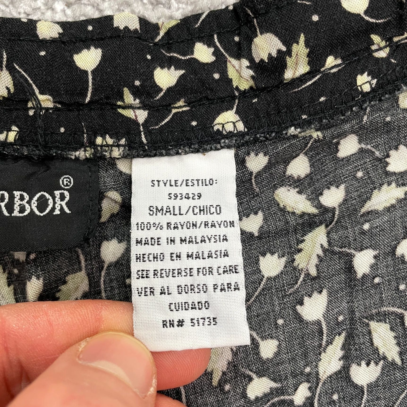 Vintage Sag Harbor Lounge Pants Womens Small Black Floral Pajama Crop Sleepwear Size 28" / US 6 / IT 42 - 7 Thumbnail