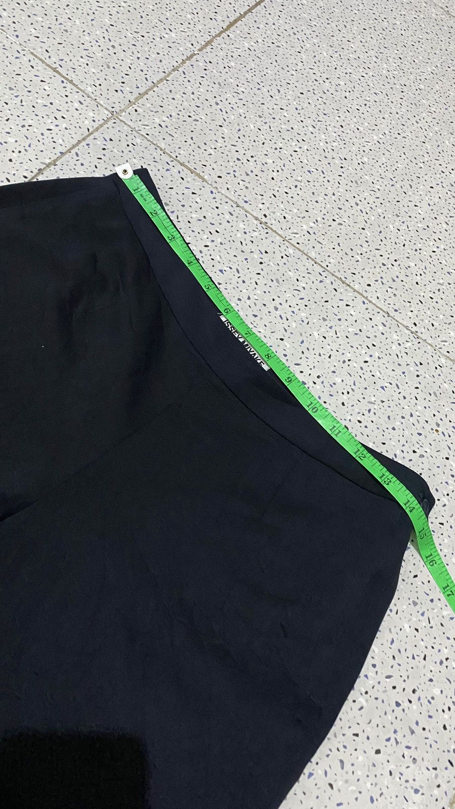 Issey Miyake Issey Miyake Women Black Trouser Pants Size 28" / US 6 / IT 42 - 11 Thumbnail