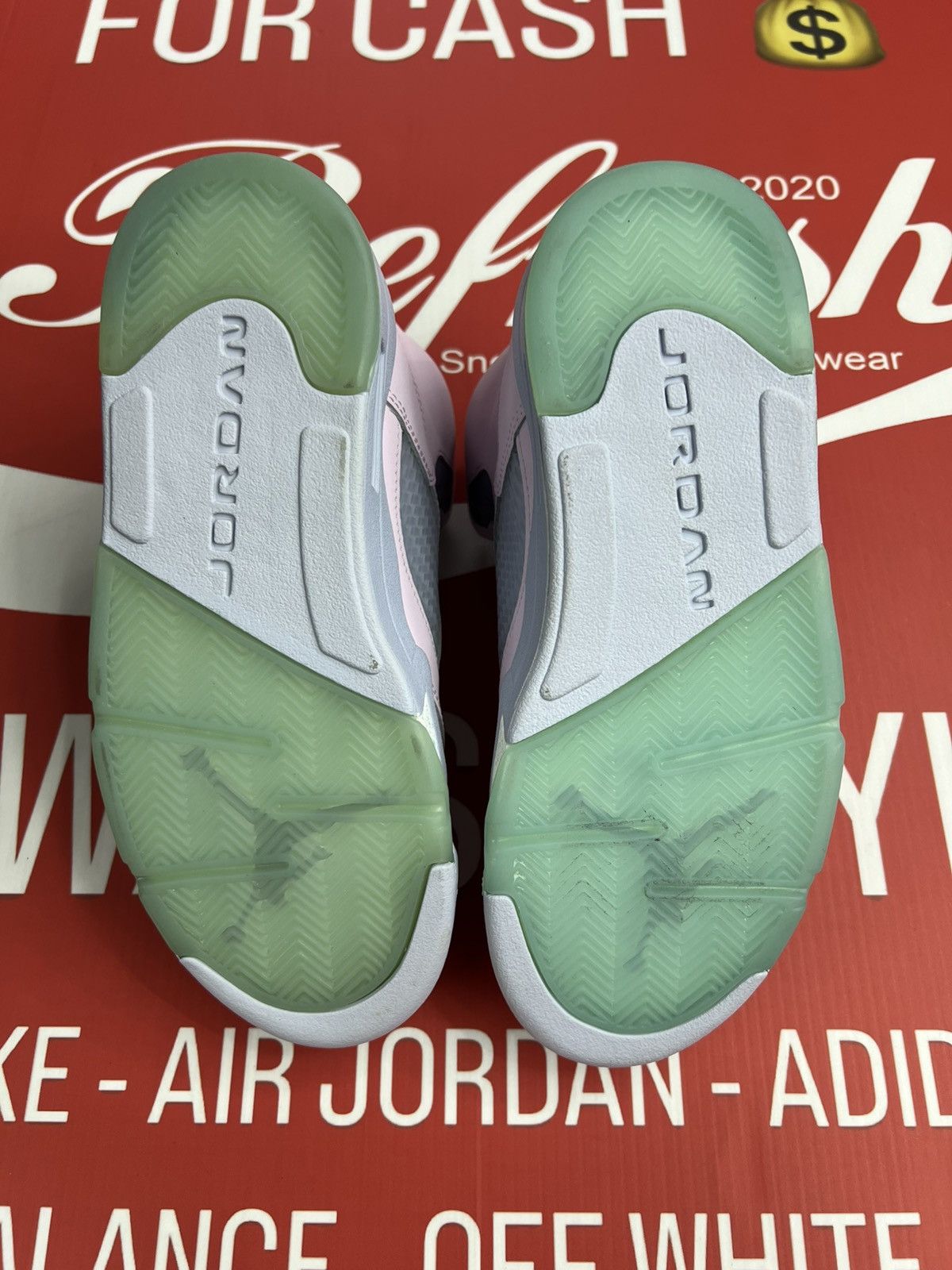 Jordan Brand Air Jordan Easter Size 7M Size US 7 / EU 40 - 6 Thumbnail