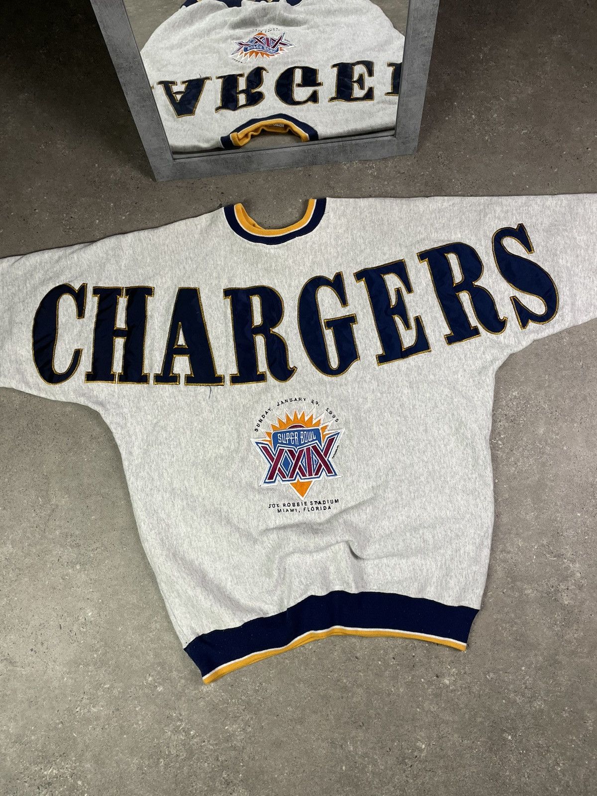 NFL × Vintage Vintage RARE 90s Superbowl Sweatshirt CHARGERS Size US XL / EU 56 / 4 - 1 Thumbnail
