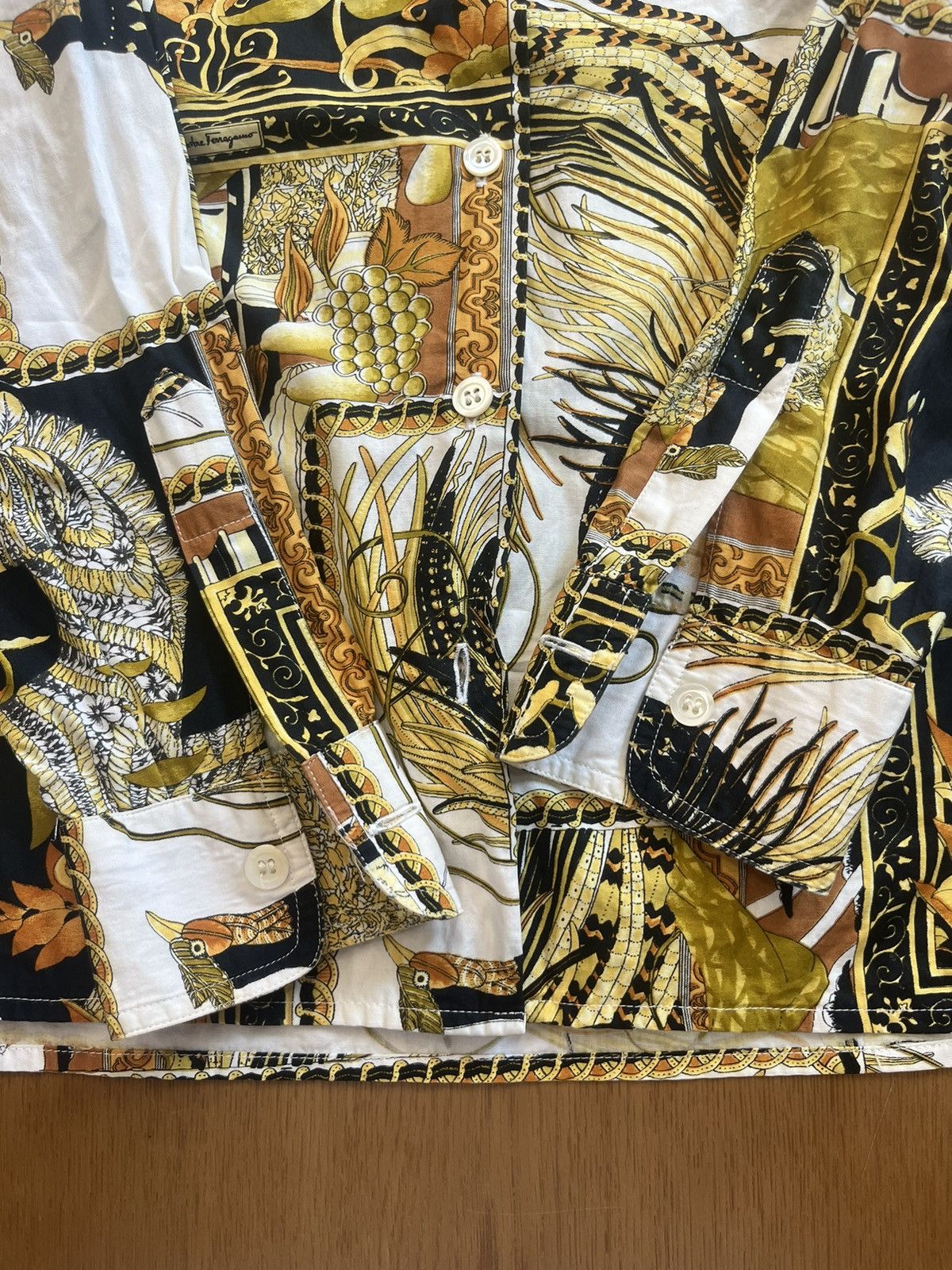 Salvatore Ferragamo Vtg Salvatore Ferragamo 90’s Shirt Italy Brand Luxury Size US S / EU 44-46 / 1 - 11 Thumbnail