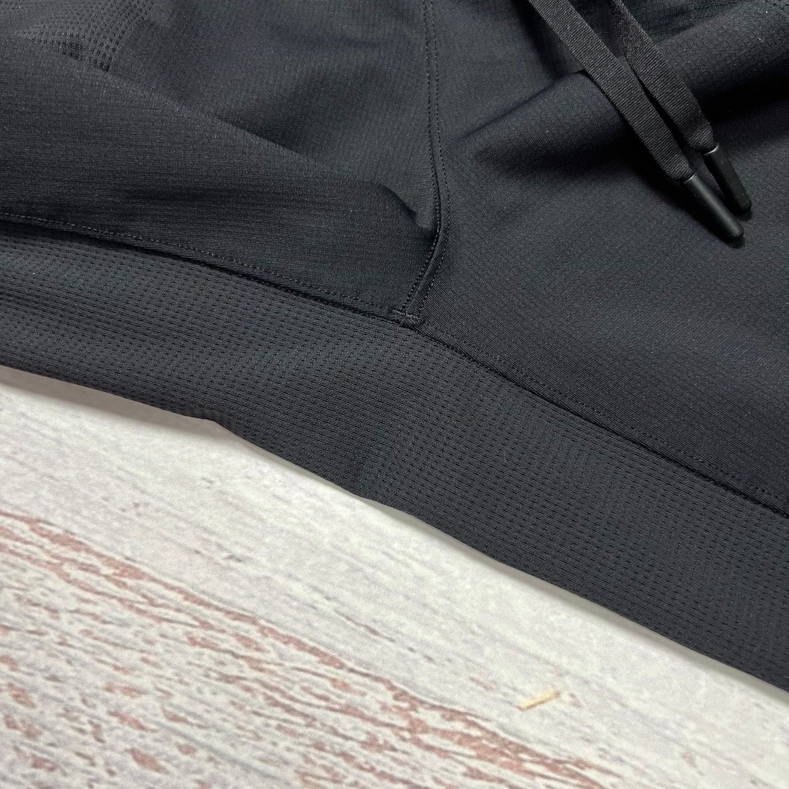 Lululemon Lululemon Real Reset Short 13" SIZE S Black Breathable Mesh Size US 29 - 8 Thumbnail