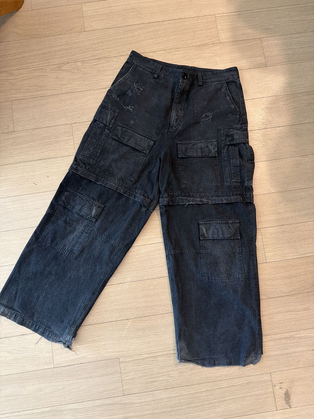 Other FLARED CARGO PANTS IN BLACK Size US 33 - 1 Thumbnail