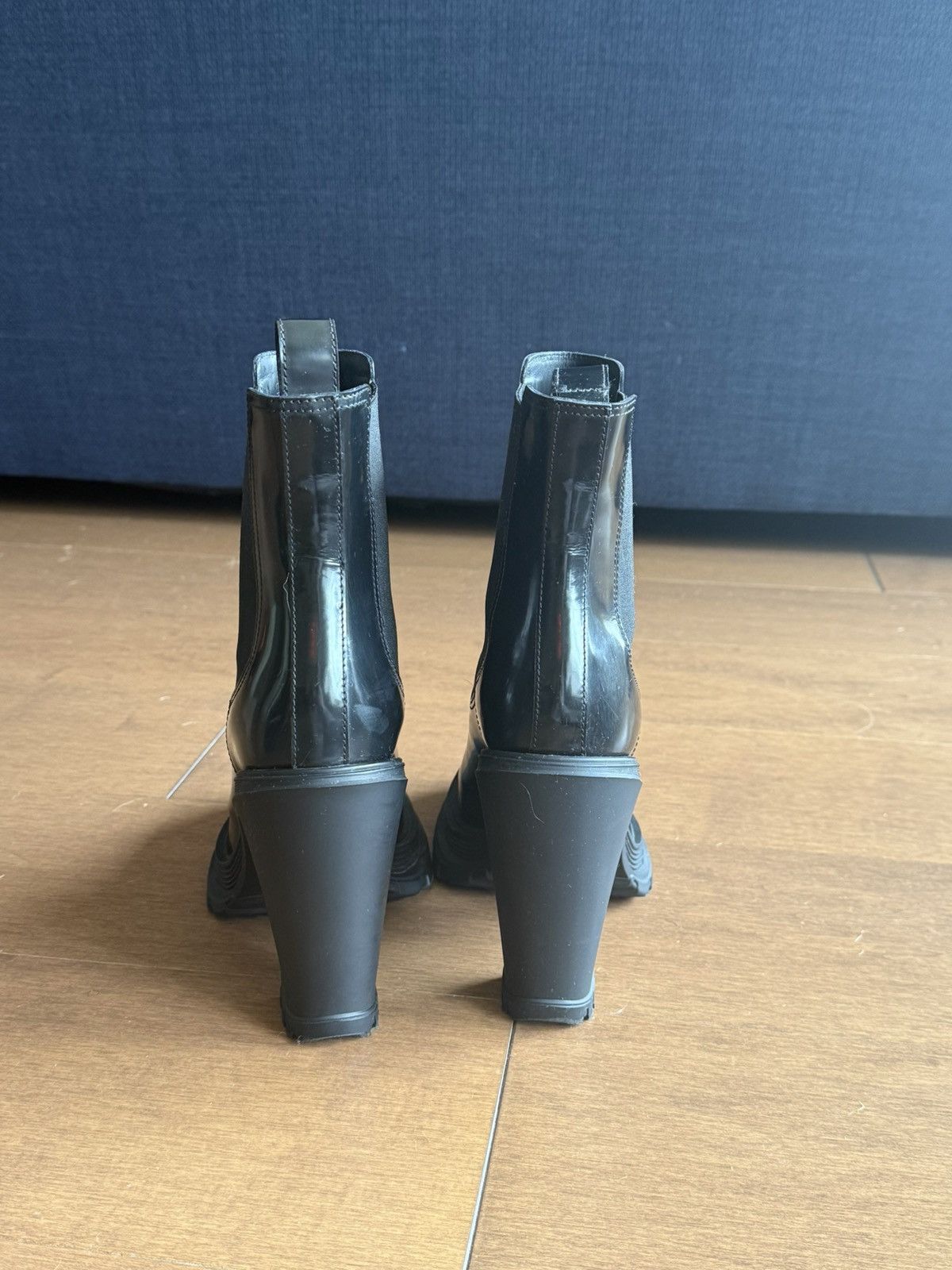 Alexander McQueen Alexander McQueen Tread Heeled Chelsea Boots Size US 6 / IT 36 - 4 Thumbnail